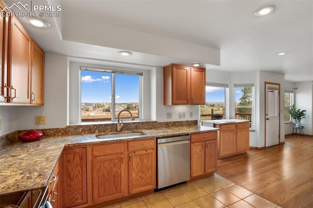 Colorado Springs, Colorado, 80951, United States, 5 Bedrooms Bedrooms, ,4 BathroomsBathrooms,Residential,For Sale,1882285