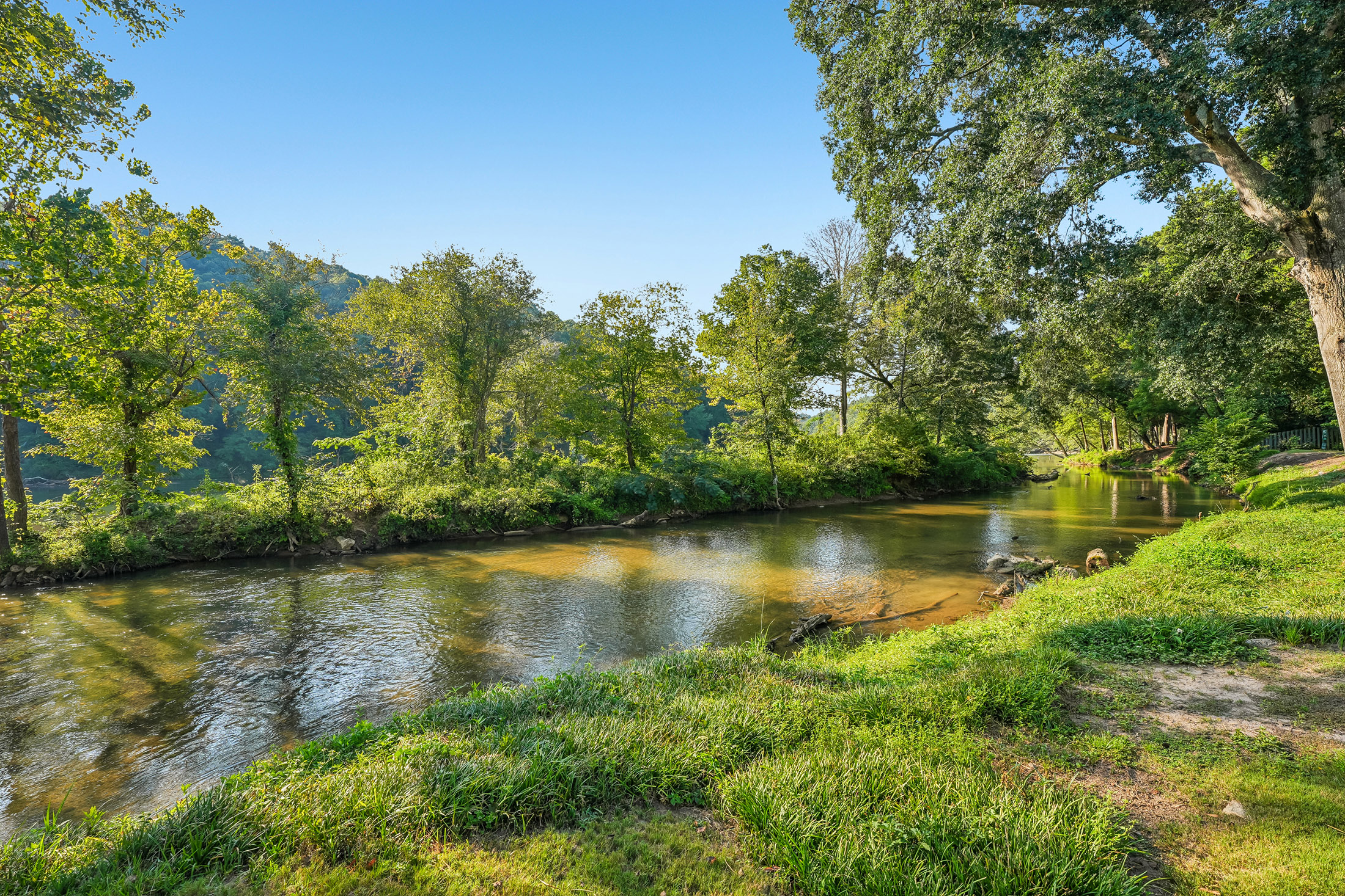  Rare Waterfront Living on the Chattahoochee River - 物件實景