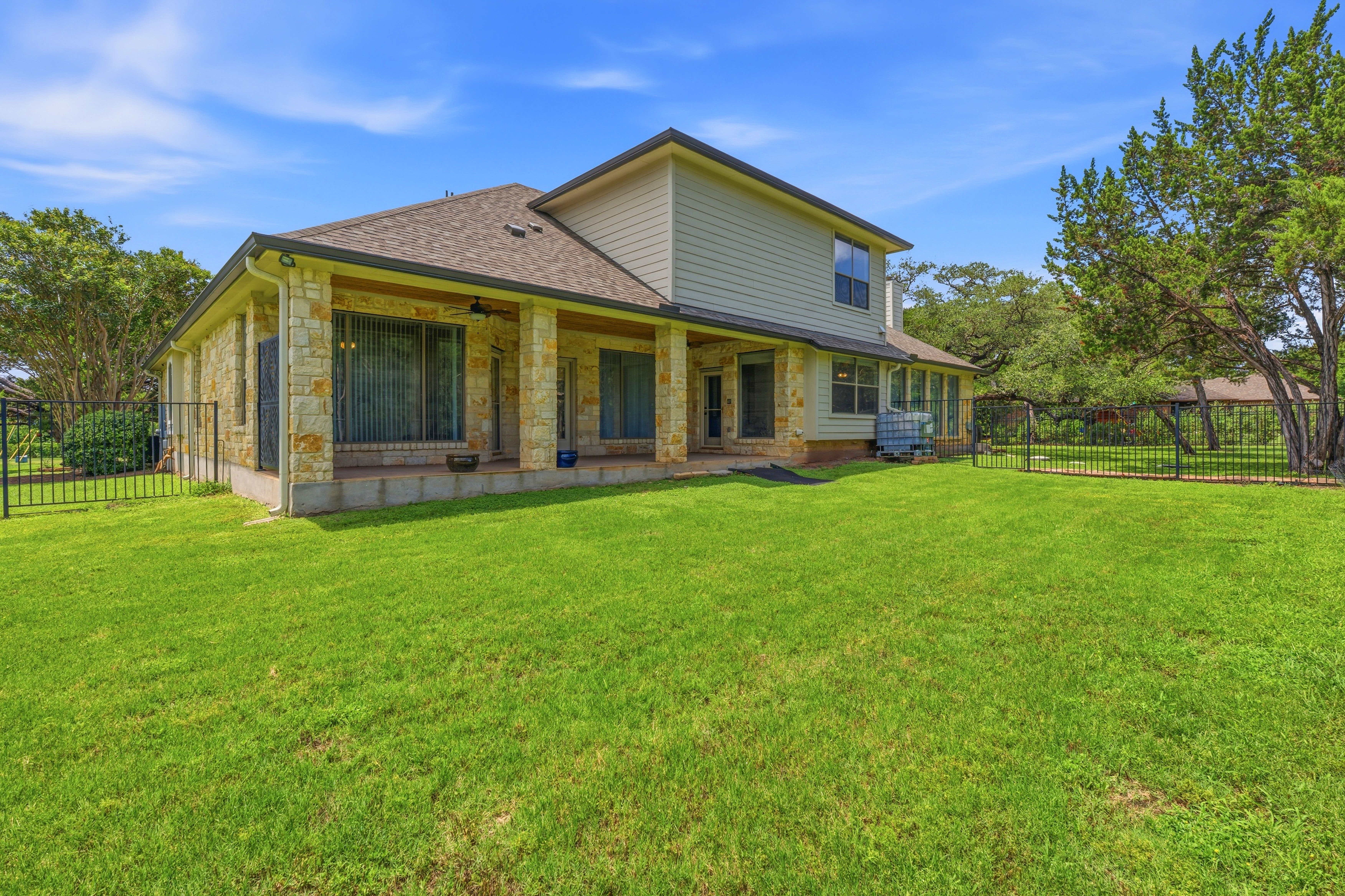  Exceptional Home, Exceptional Setting on 1 Acre - 物件實景