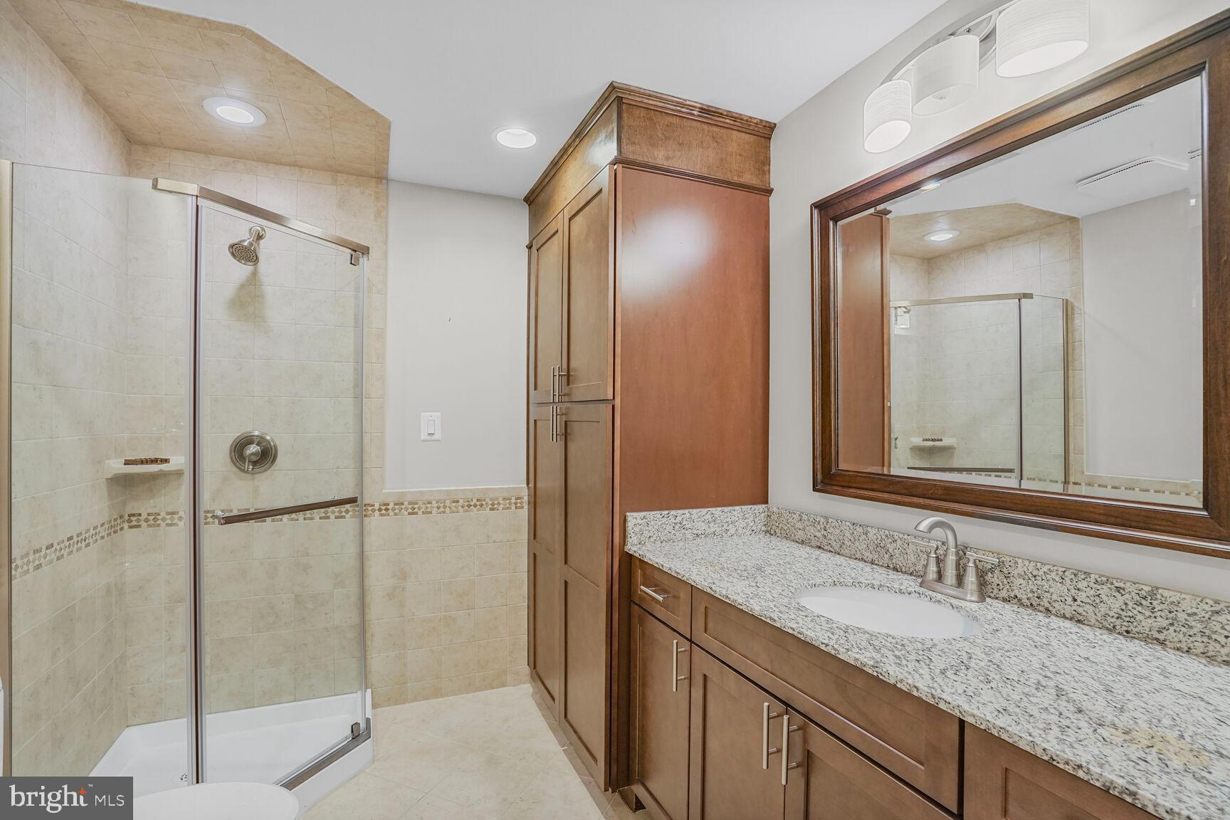 Woodbridge, Virginia, 22192, United States, 5 Bedrooms Bedrooms, ,5 BathroomsBathrooms,Residential,For Sale,1825491