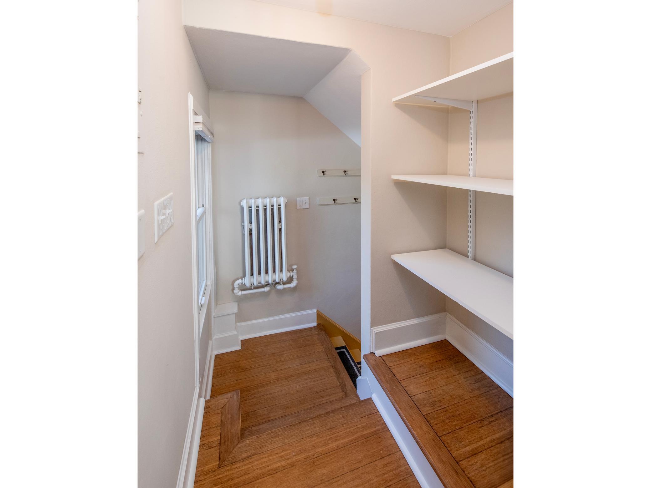 Saint Paul, Minnesota, 55104, United States, 3 Bedrooms Bedrooms, ,1 BathroomBathrooms,Residential,For Sale,1988037