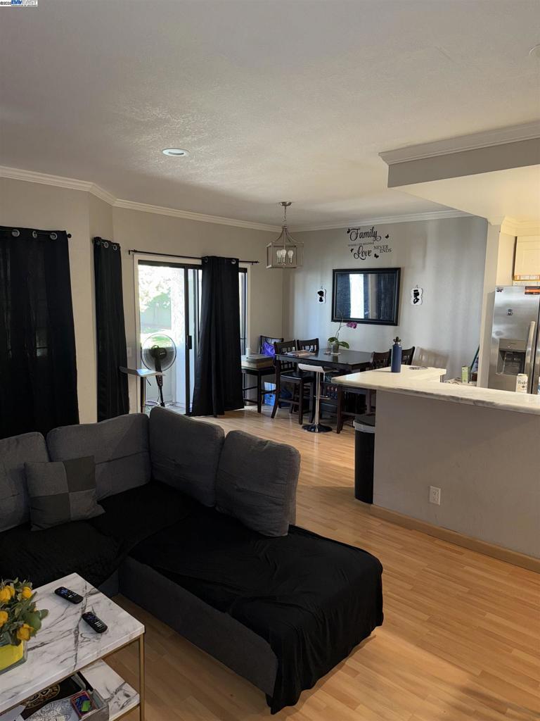 San Jose, California, 95111, United States, 2 Bedrooms Bedrooms, ,2 BathroomsBathrooms,Residential,For Sale,2009059