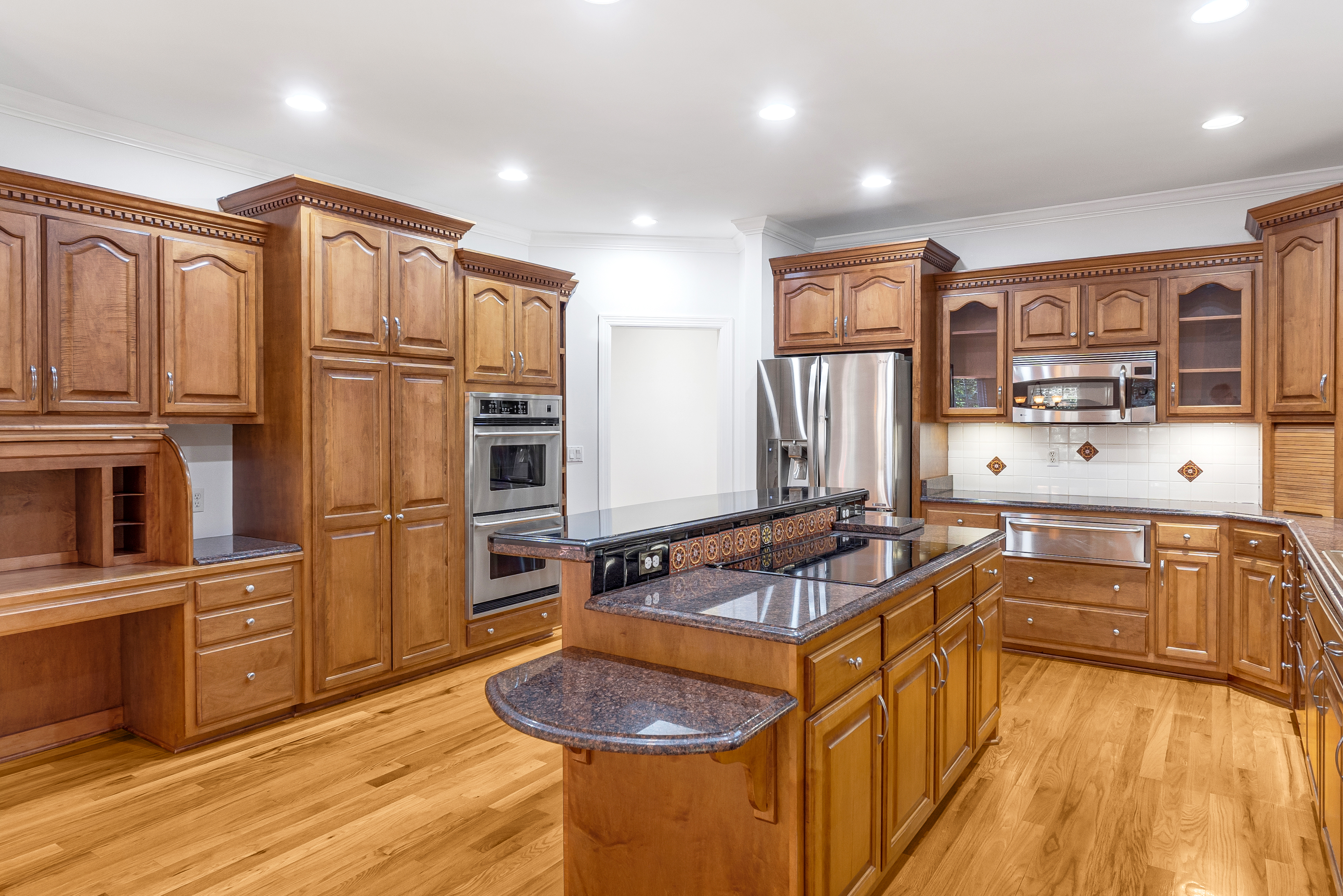 Tullahoma, Tennessee, 37388, United States, 6 Bedrooms Bedrooms, ,5 BathroomsBathrooms,Residential,For Sale,1851275