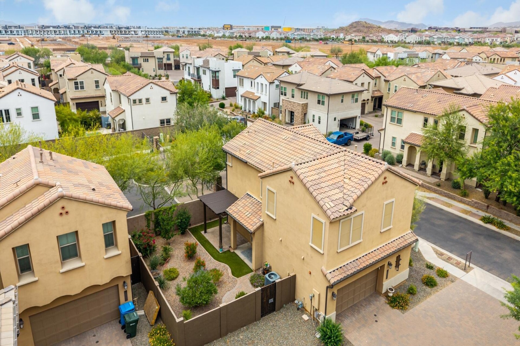  2369 W Gloria Lane  Phoenix, AZ - 物件實景