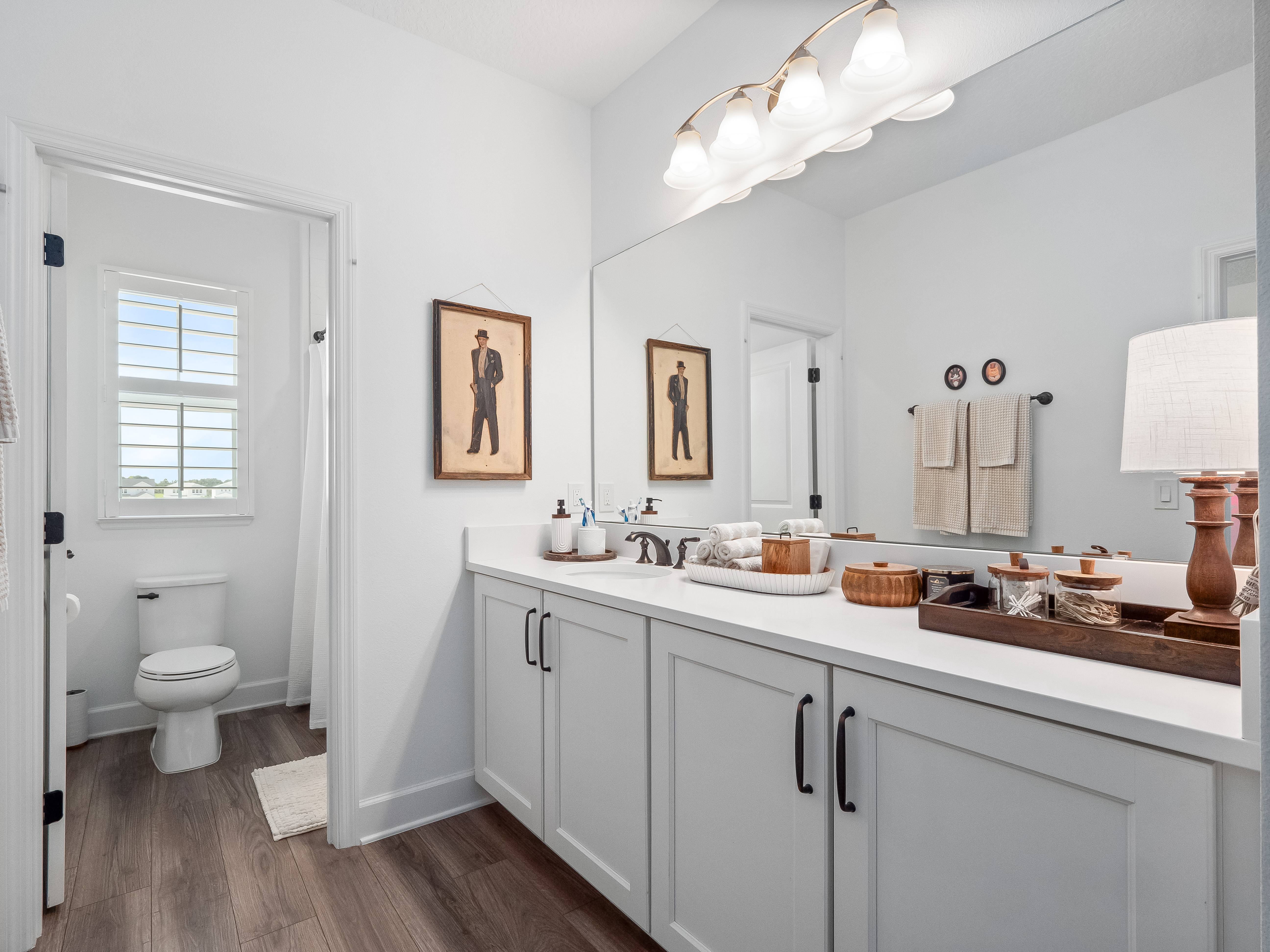 Winter Garden, Florida, 34787, United States, 5 Bedrooms Bedrooms, ,5 BathroomsBathrooms,Residential,For Sale,1914233