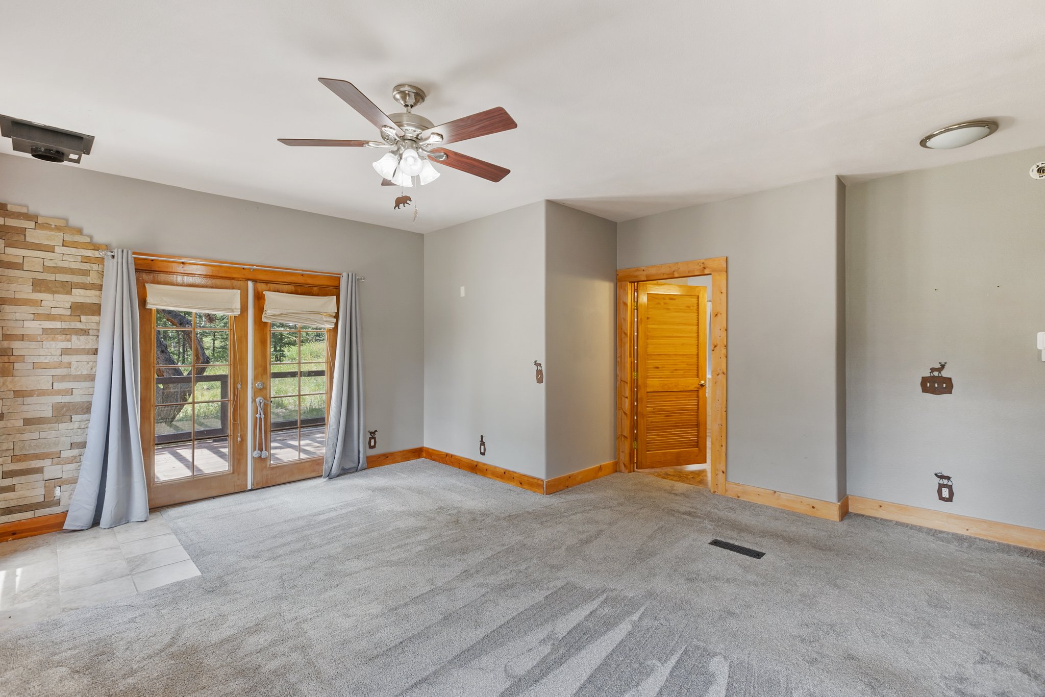 Divide, Colorado, 80814, United States, 3 Bedrooms Bedrooms, ,2 BathroomsBathrooms,Residential,For Sale,1918151