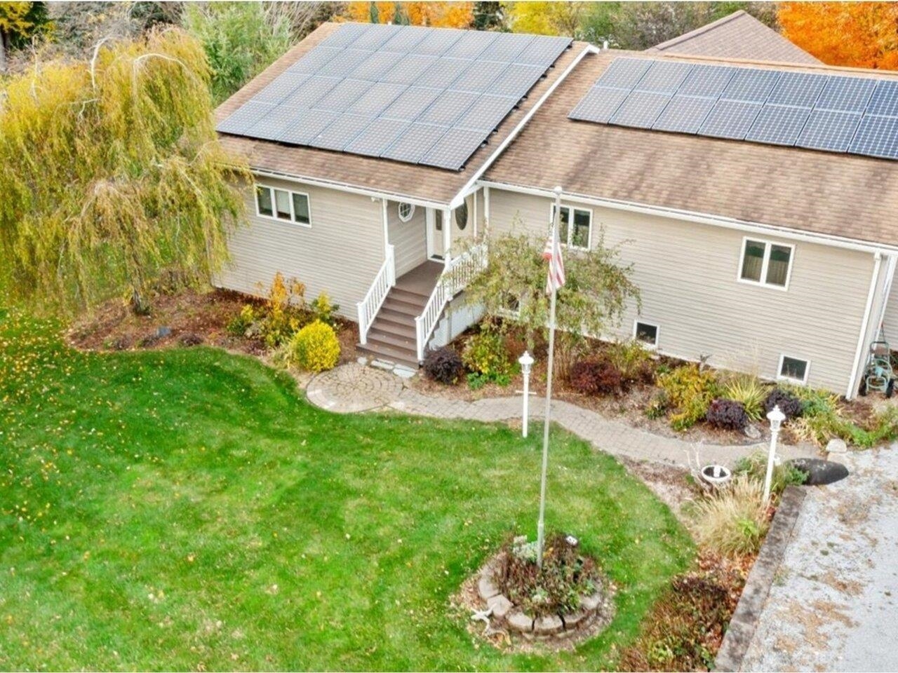 St. Albans Town, Vermont, 05478, United States, 4 Bedrooms Bedrooms, ,3 BathroomsBathrooms,Residential,For Sale,1970422