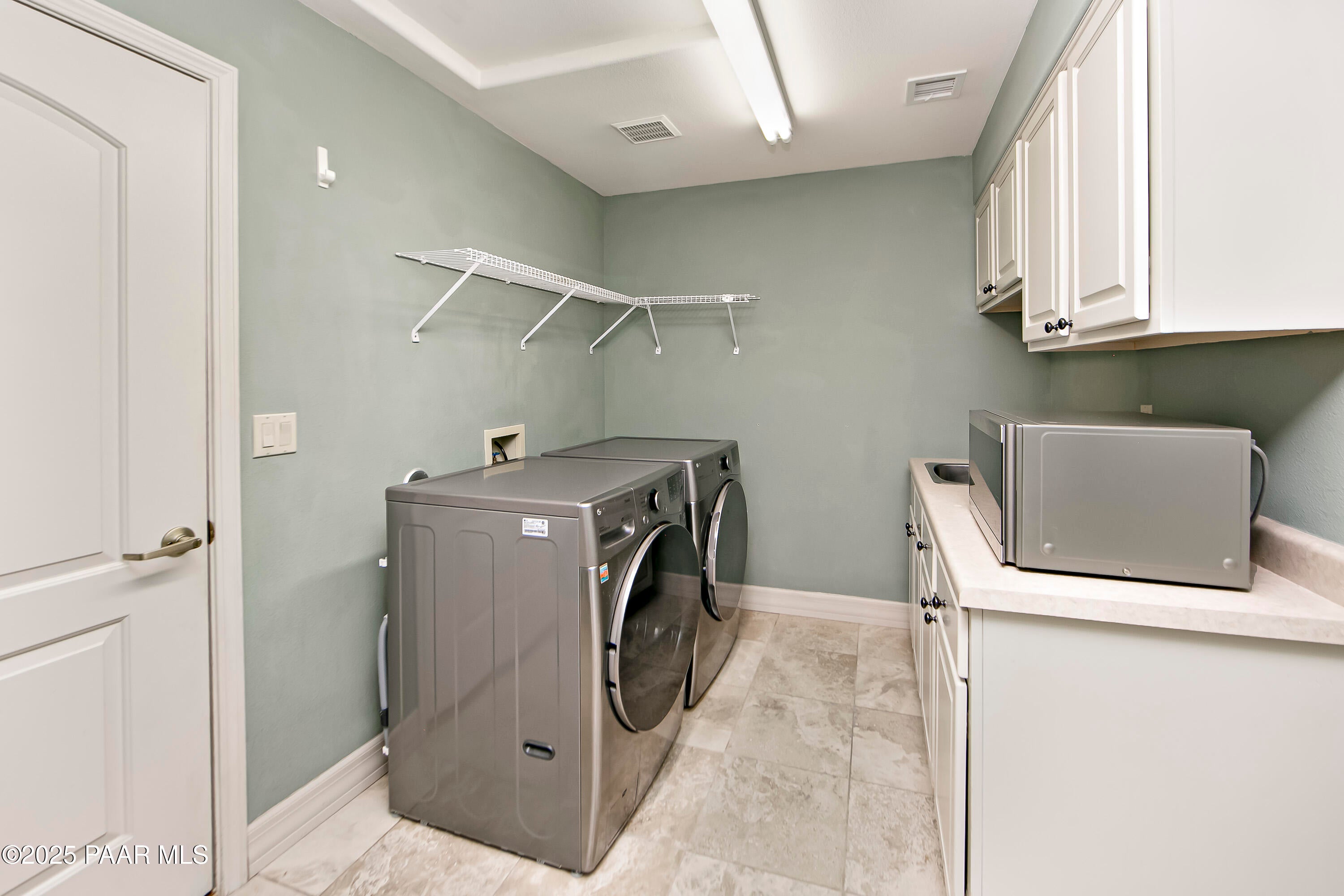 Prescott, Arizona, 86303, United States, 2 Bedrooms Bedrooms, ,2 BathroomsBathrooms,Residential,For Sale,1988042