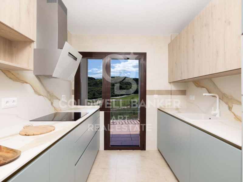 Estepona, Andalusia, ES, 3 Bedrooms Bedrooms, ,2 BathroomsBathrooms,Residential,For Sale,1876010