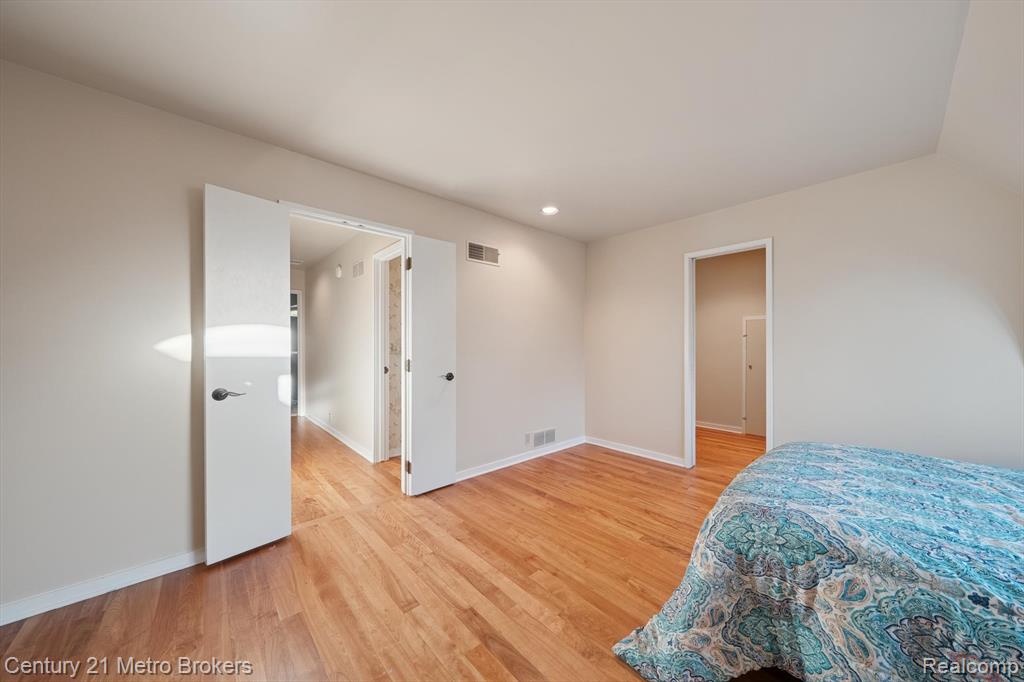 Grand Blanc, Michigan, 48439, United States, 3 Bedrooms Bedrooms, ,5 BathroomsBathrooms,Residential,For Sale,1986103