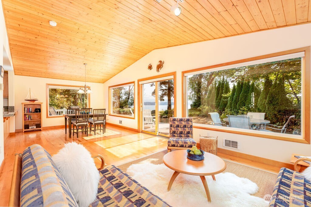 Hat Island, Washington, 98206, United States, 3 Bedrooms Bedrooms, ,1 BathroomBathrooms,Residential,For Sale,1974071