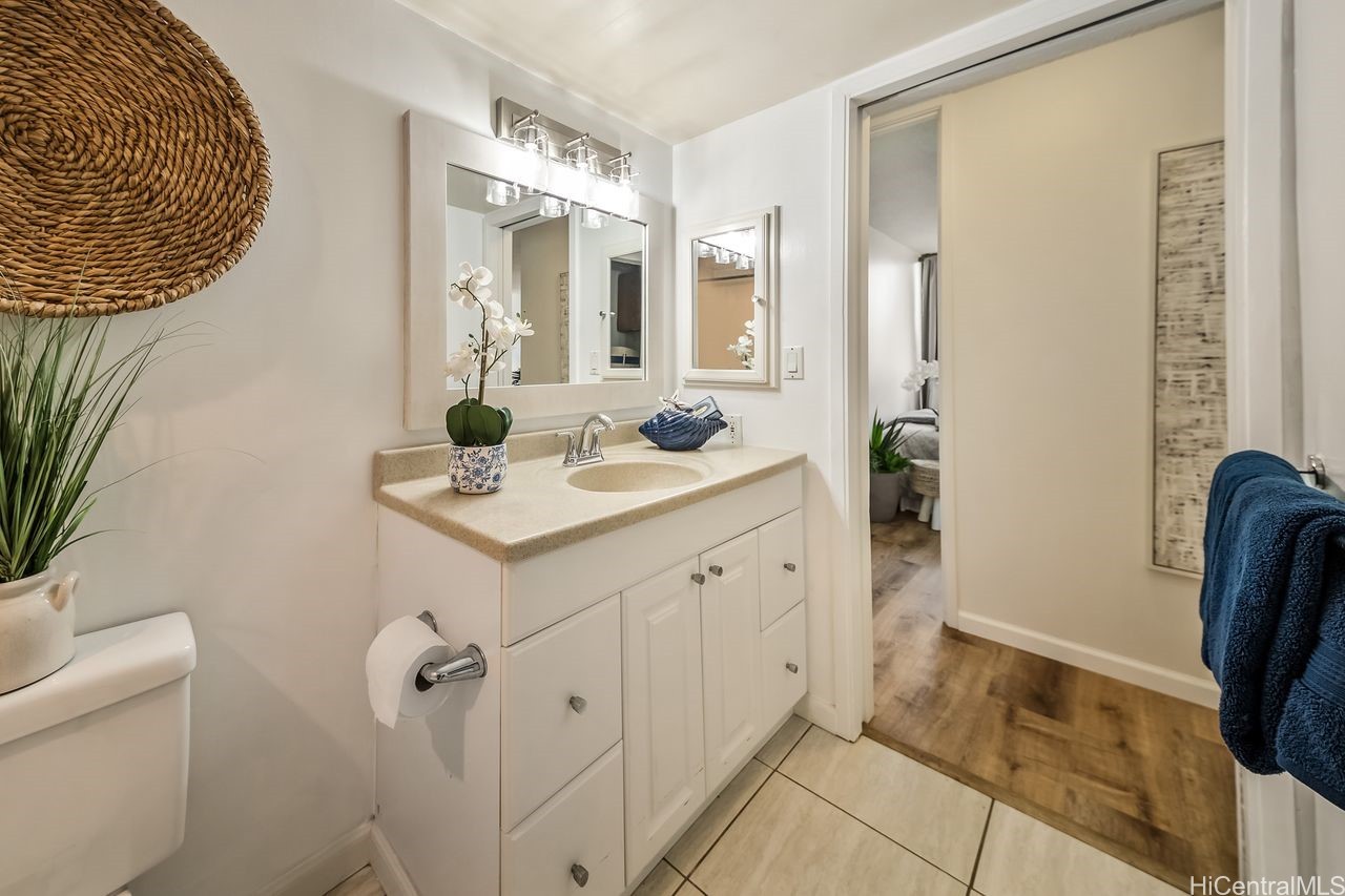Honolulu, Hawaii, 96816, United States, 2 Bedrooms Bedrooms, ,2 BathroomsBathrooms,Residential,For Sale,1836905