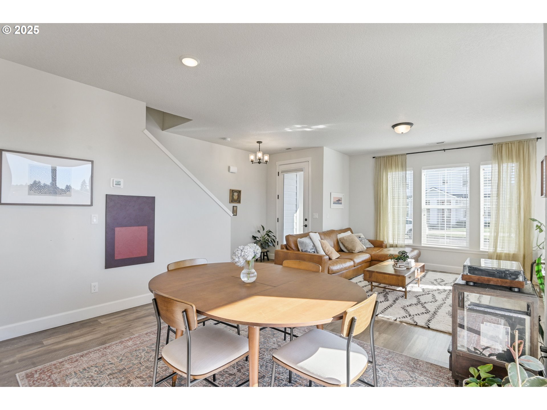 Hillsboro, Oregon, 97123, United States, 3 Bedrooms Bedrooms, ,2 BathroomsBathrooms,Residential,For Sale,1967879