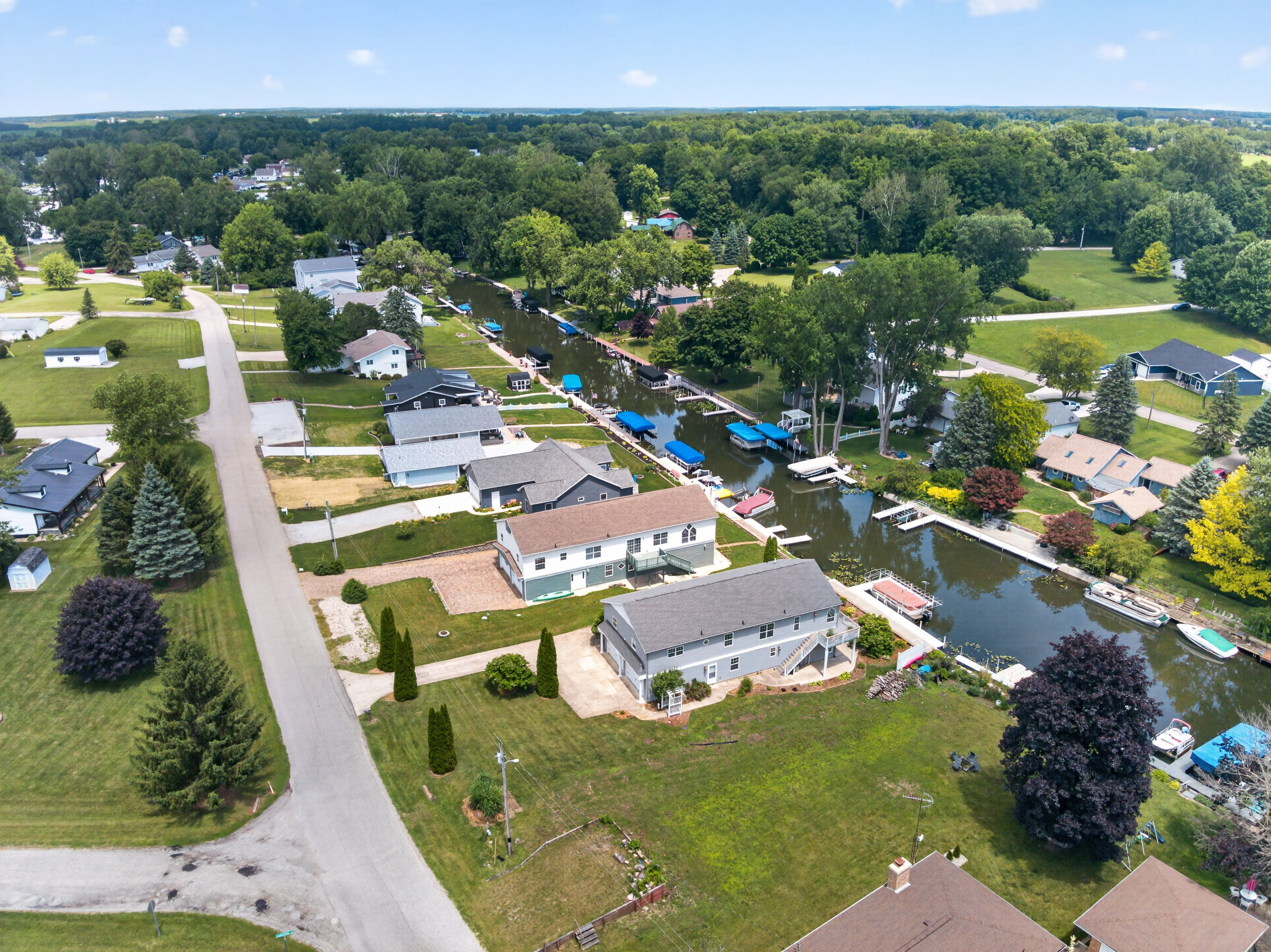  Spacious Channel-Front Home Off Lake Wawasee - 物件實景