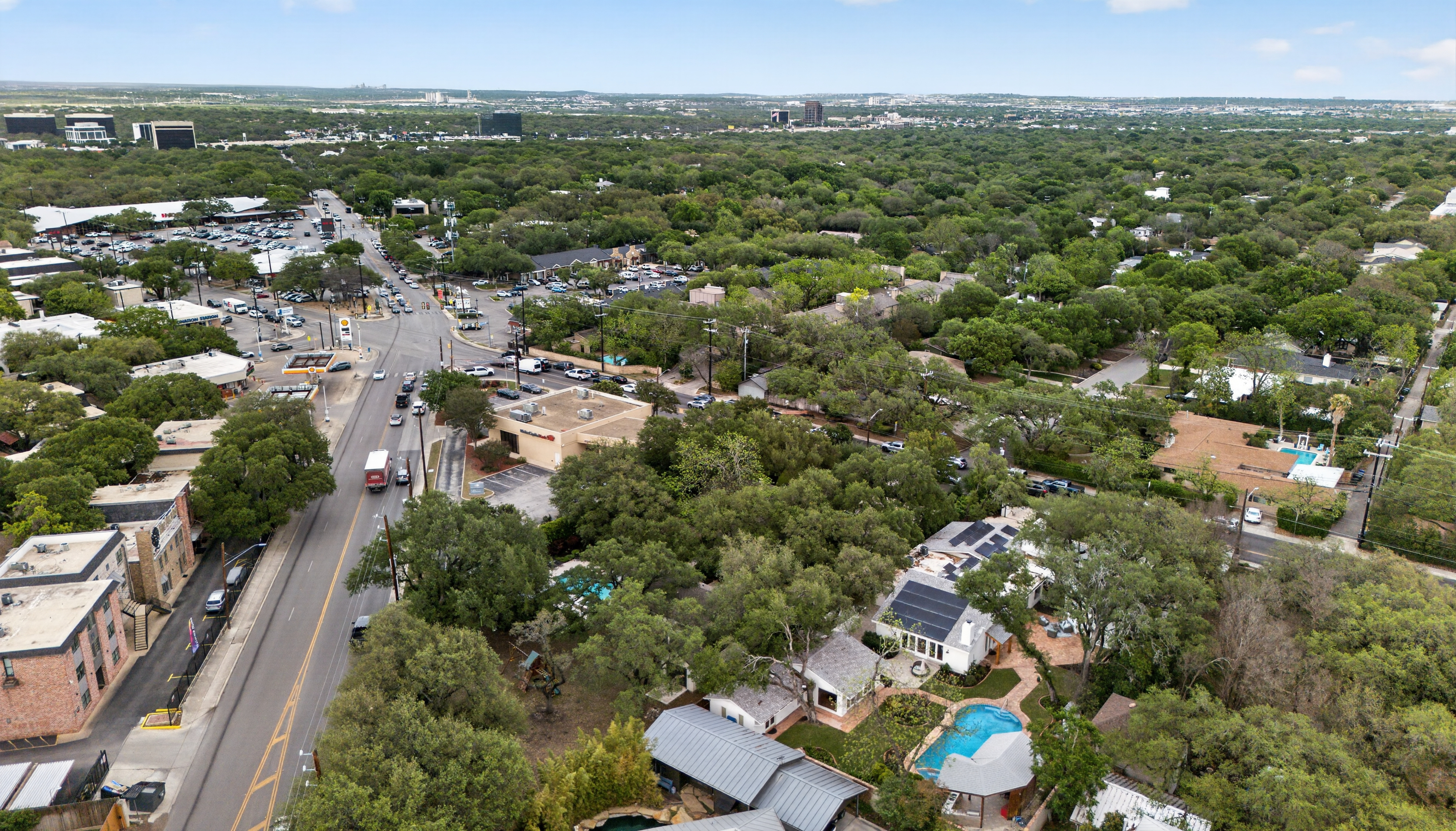  Experience Rare Privacy and Resort Style Living in Alamo Heights - 物件實景