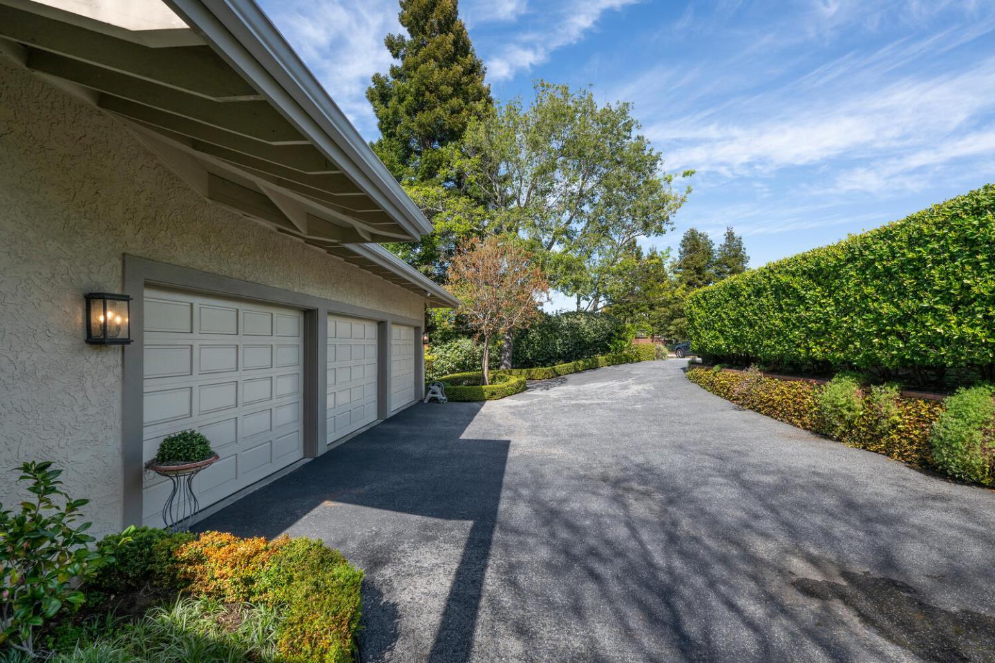 Hillsborough, California, 94010, United States, 4 Bedrooms Bedrooms, ,6 BathroomsBathrooms,Residential,For Sale,1941061