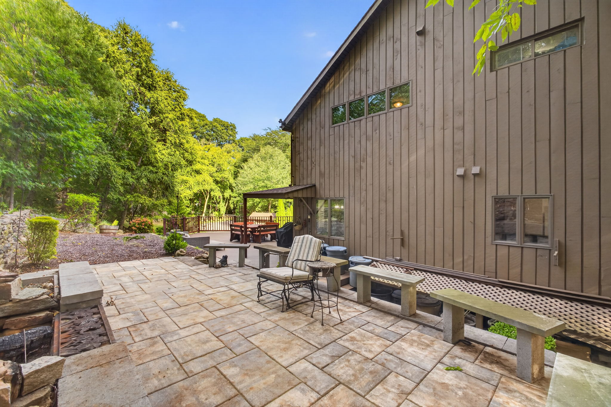  Modern Living and Effortless Entertaining Tucked Away on 1.5 Acres - 物件實景