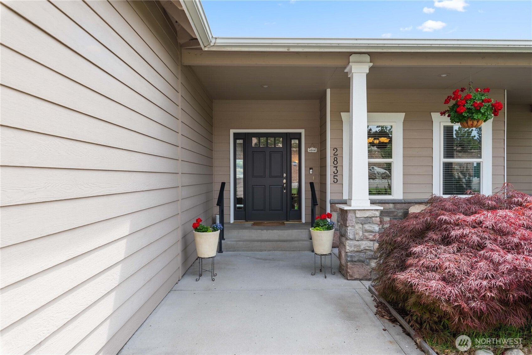 East Wenatchee, Washington, 98802, United States, 3 Bedrooms Bedrooms, ,1 BathroomBathrooms,Residential,For Sale,1818032