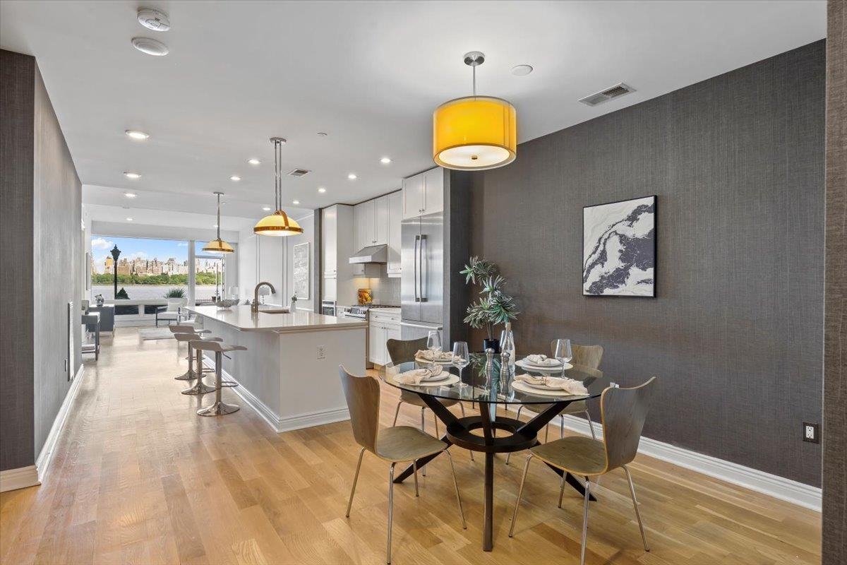 Edgewater, New Jersey, 07020, United States, 2 Bedrooms Bedrooms, ,2 BathroomsBathrooms,Residential,For Sale,1836744