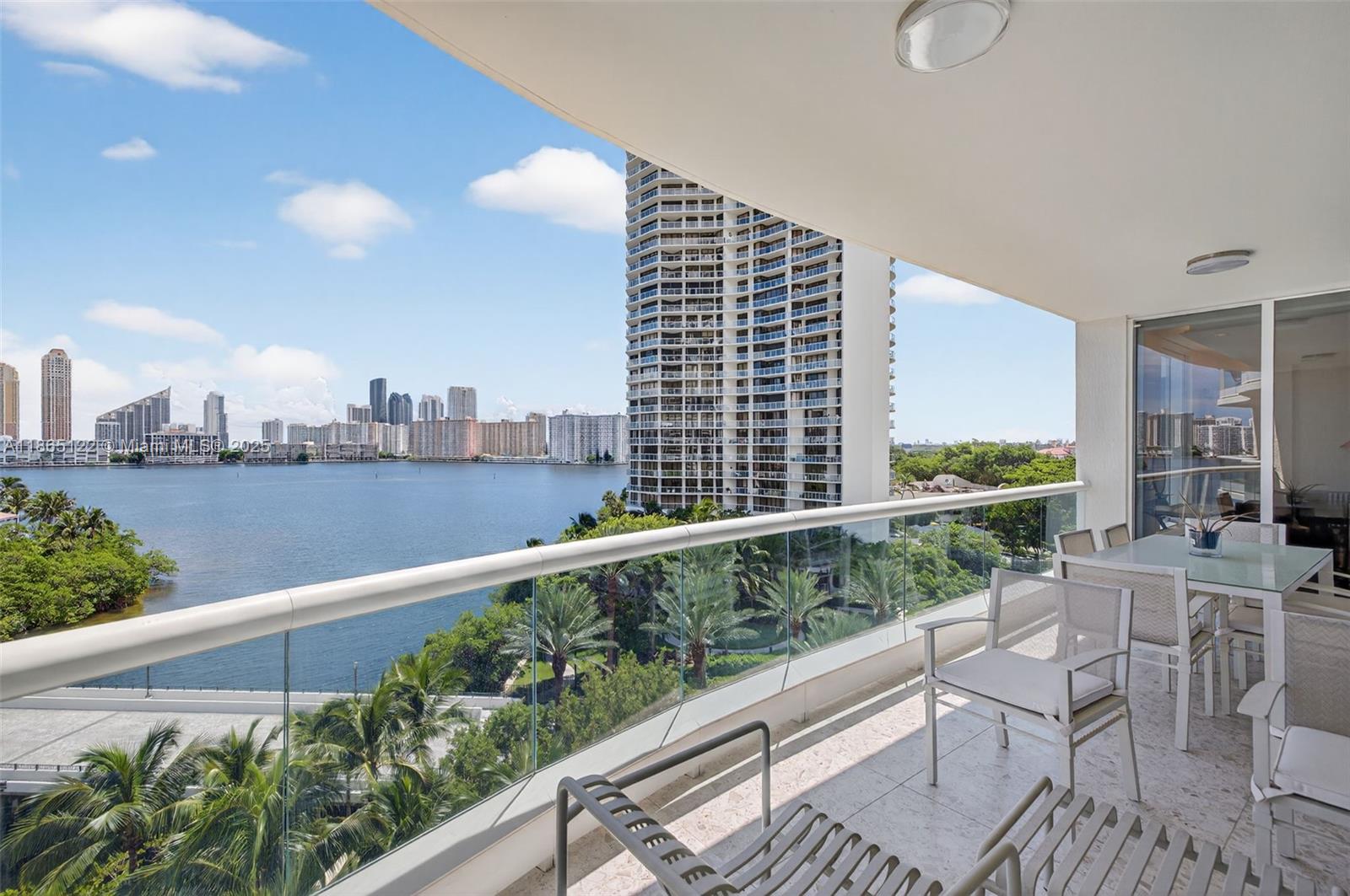 Aventura, Florida, 33160, United States, 3 Bedrooms Bedrooms, ,4 BathroomsBathrooms,Residential,For Sale,1942054