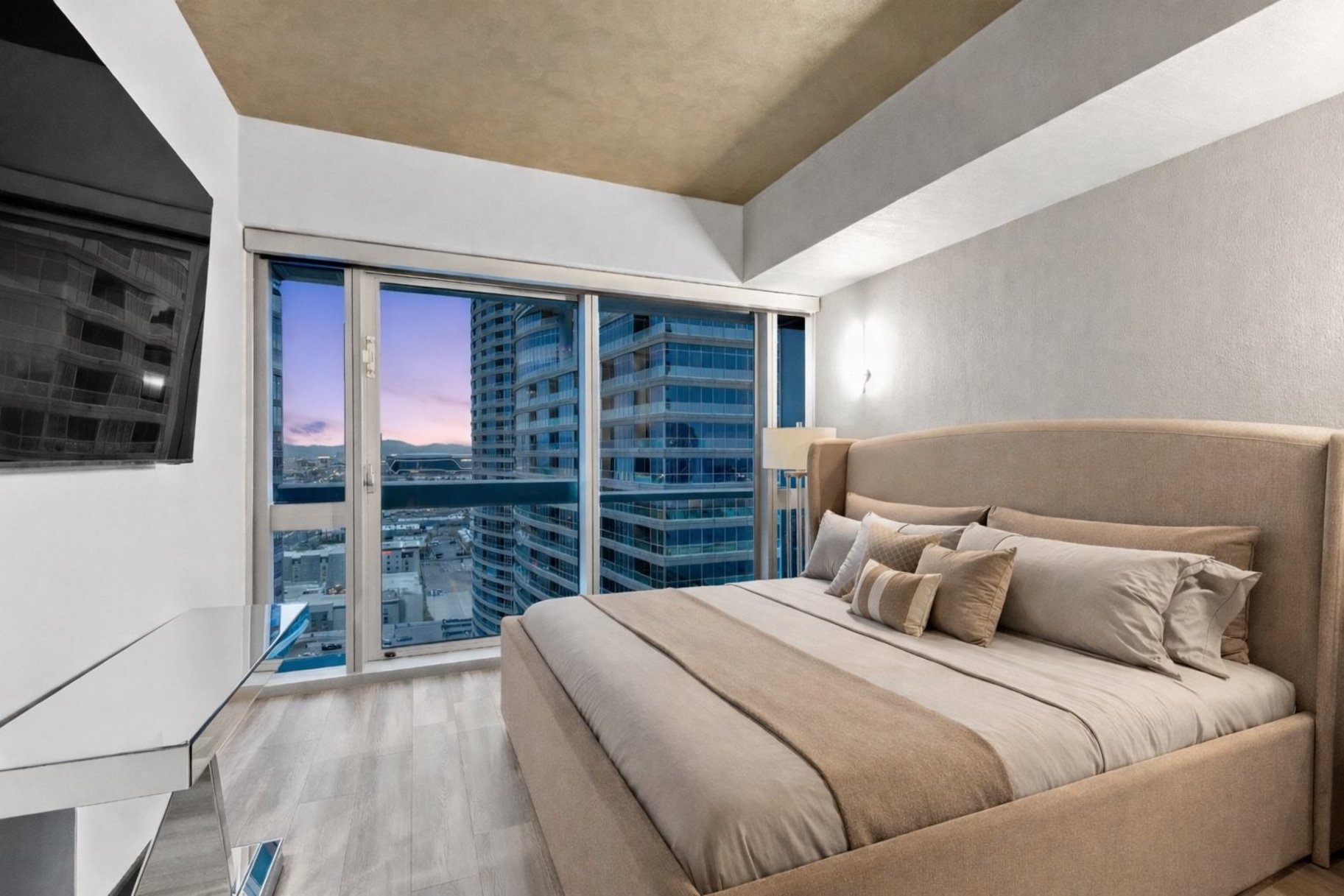  Own Your Very Own Piece of The Strip - 物件實景