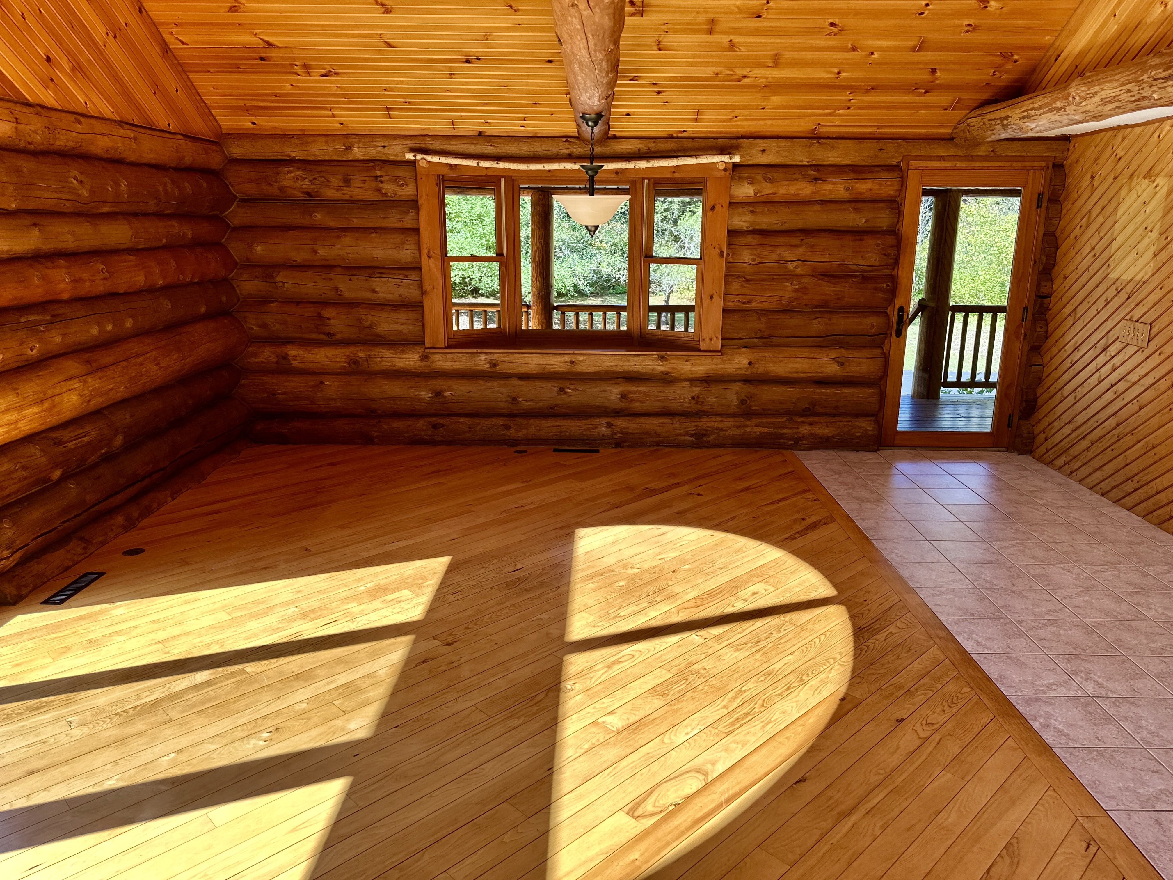 Tomahawk, Wisconsin, 54487, United States, 2 Bedrooms Bedrooms, ,2 BathroomsBathrooms,Residential,For Sale,1975533