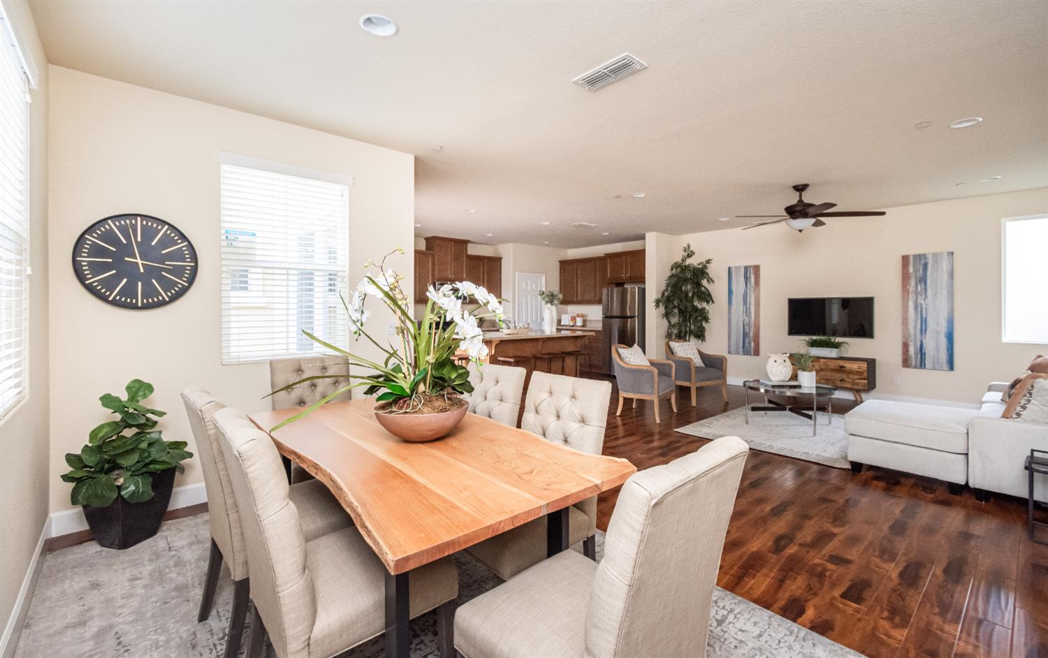 Folsom, California, 95630, United States, 4 Bedrooms Bedrooms, ,3 BathroomsBathrooms,Residential,For Sale,2000807