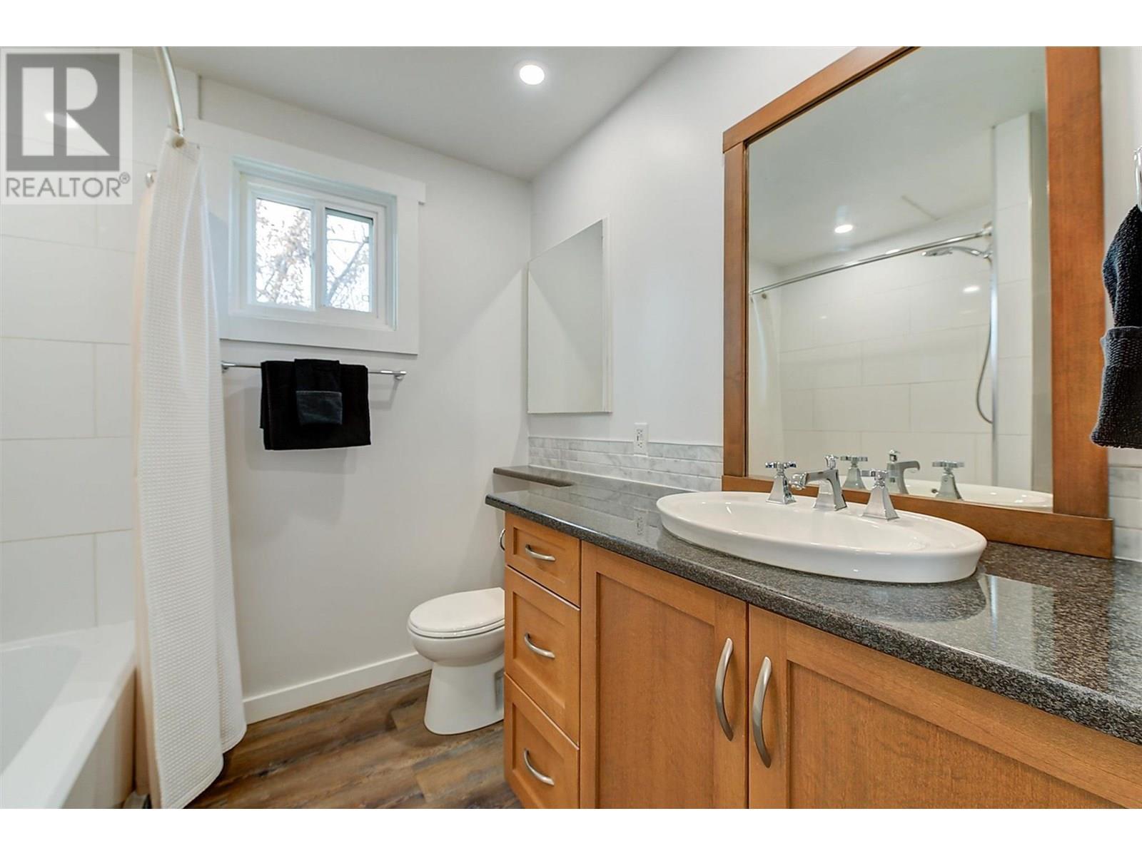 KELOWNA, British Columbia, V1V 2G6, CA, 5 Bedrooms Bedrooms, ,4 BathroomsBathrooms,Residential,For Sale,1838438