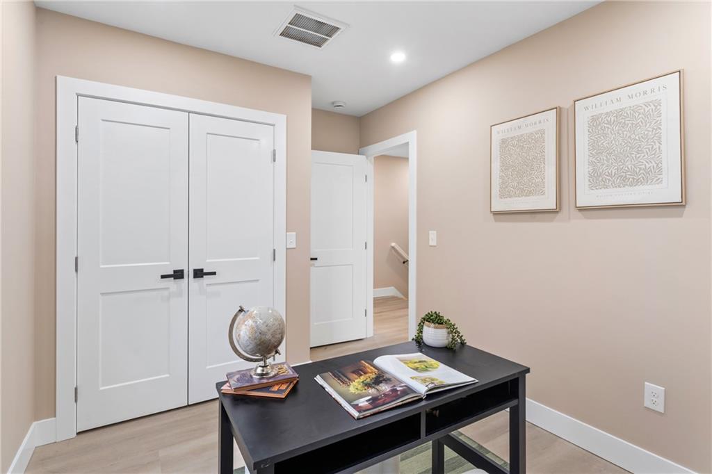 Providence, Rhode Island, 02907, United States, 6 Bedrooms Bedrooms, ,4 BathroomsBathrooms,Residential,For Sale,2005298