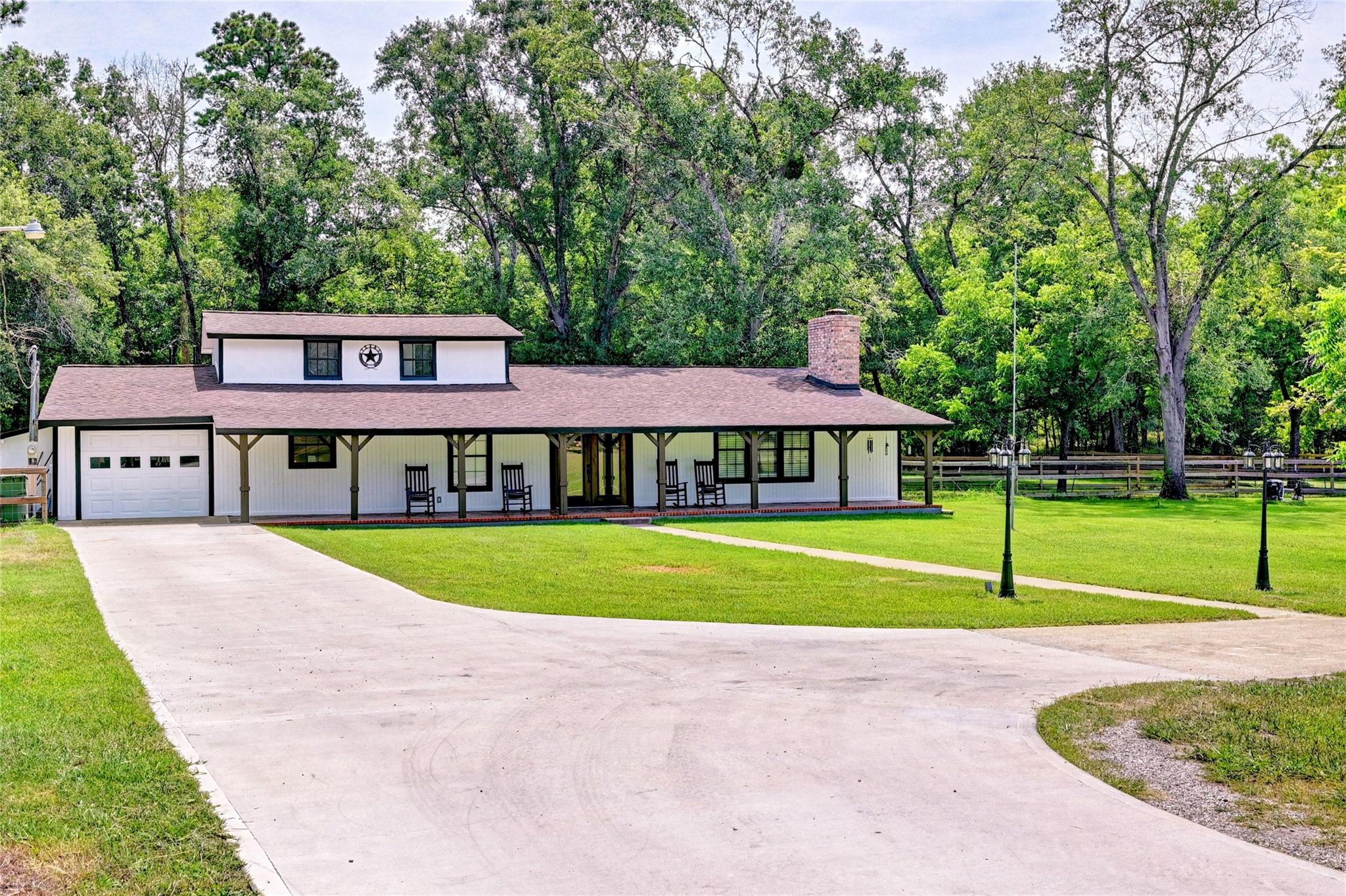 Huntsville, Texas, 77320, United States, 4 Bedrooms Bedrooms, ,3 BathroomsBathrooms,Residential,For Sale,1921043