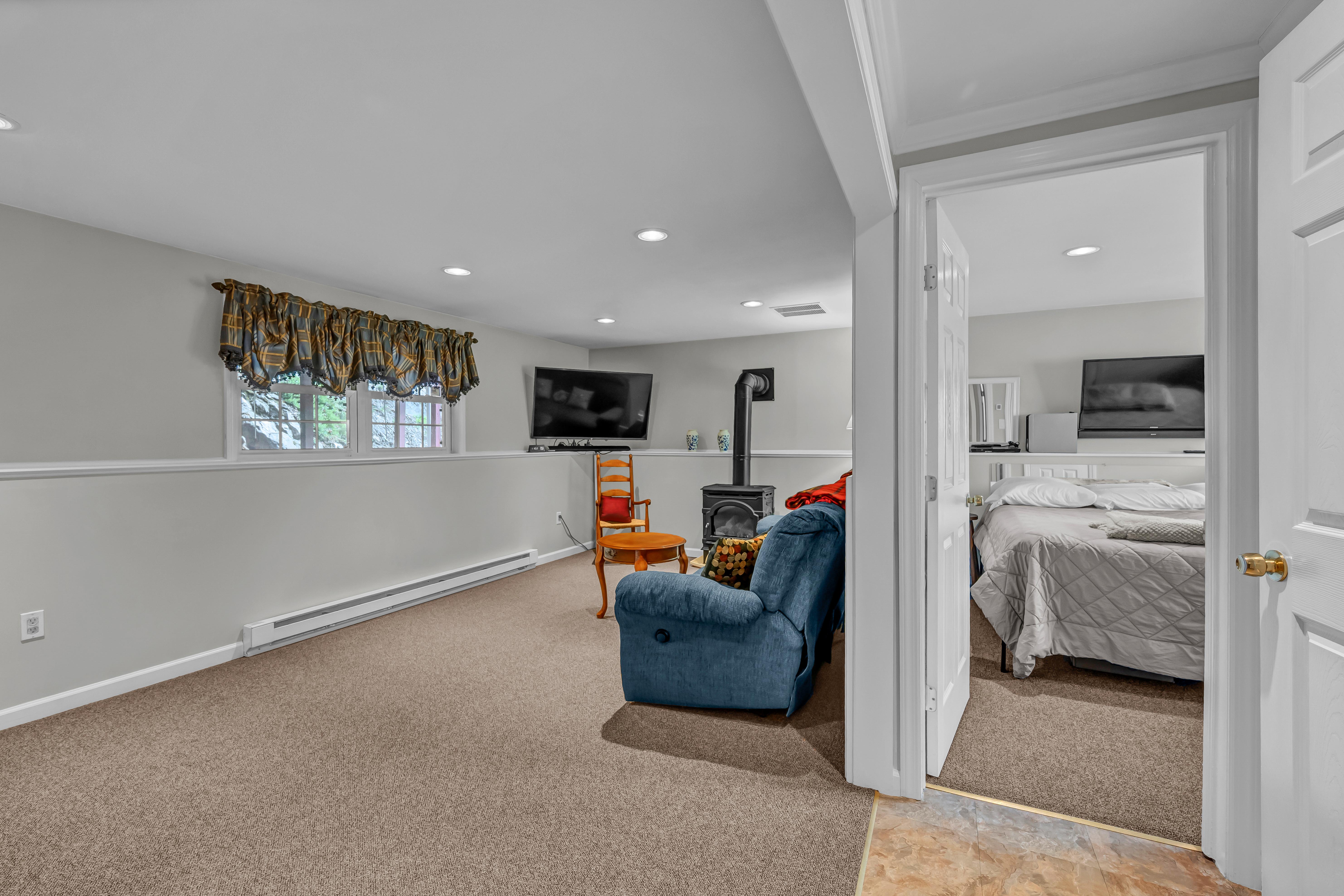  Beautifully Maintained Home - 物件實景