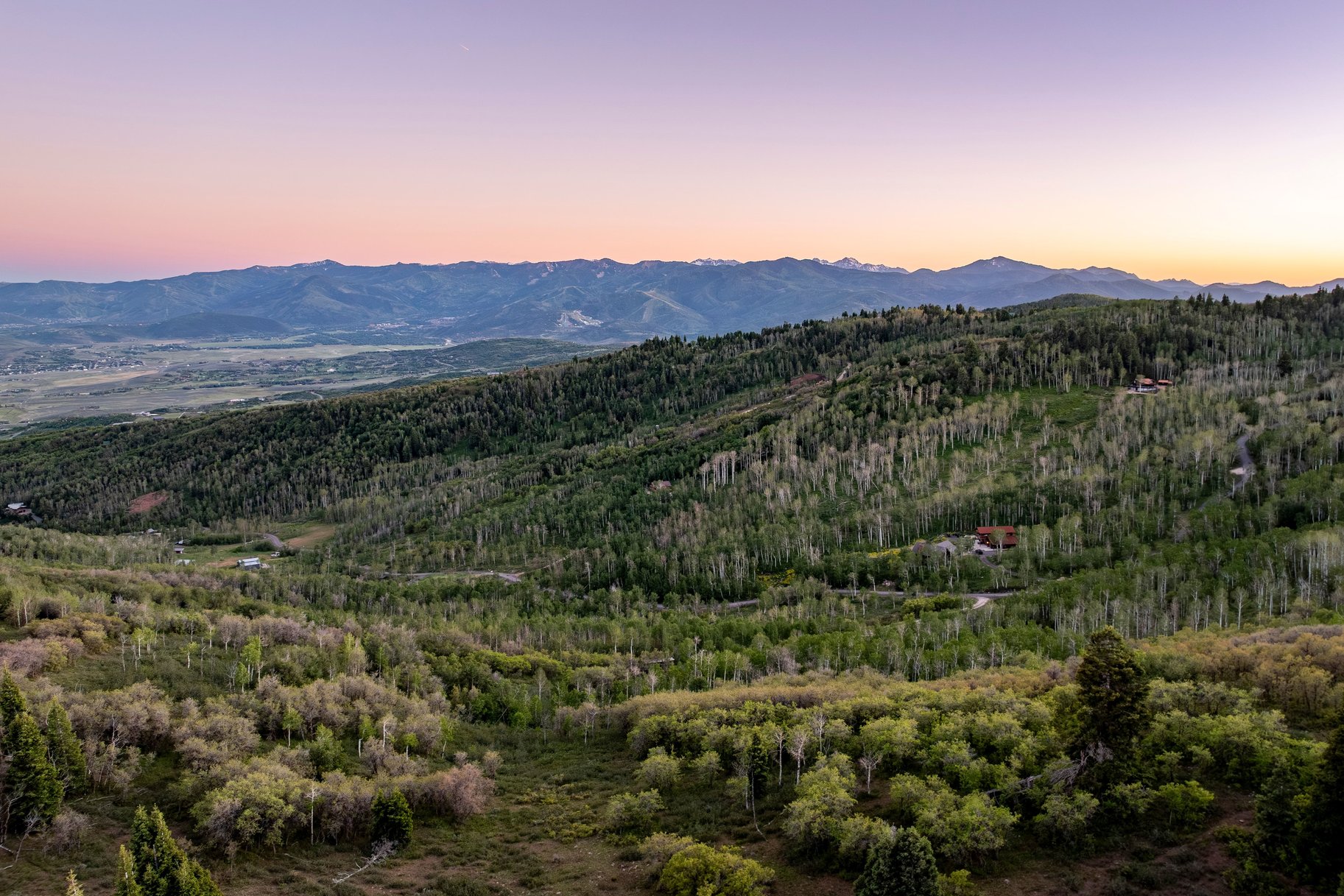  One of a Kind Mountain Retreat on Nearly 12 Acres with Panoramic Ski Resort View - 物件實景