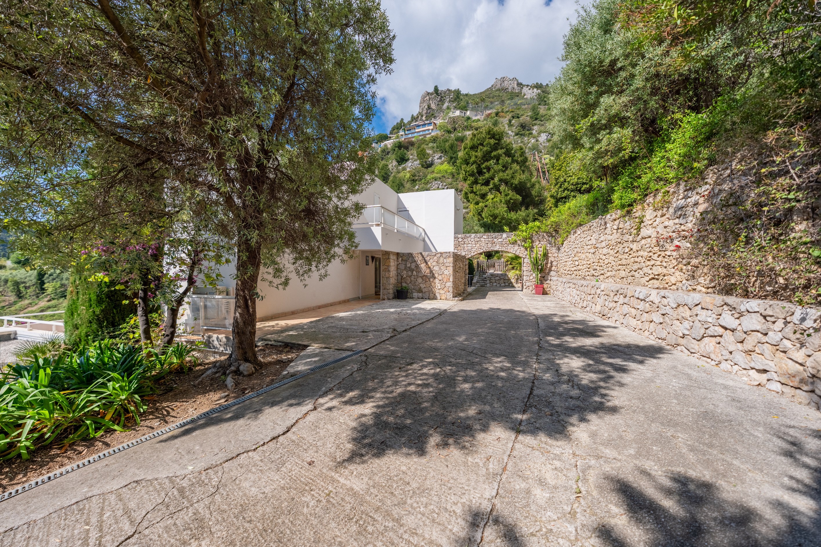  Sea view villa for sale in a private gated estate in Èze near Monaco - 物件實景