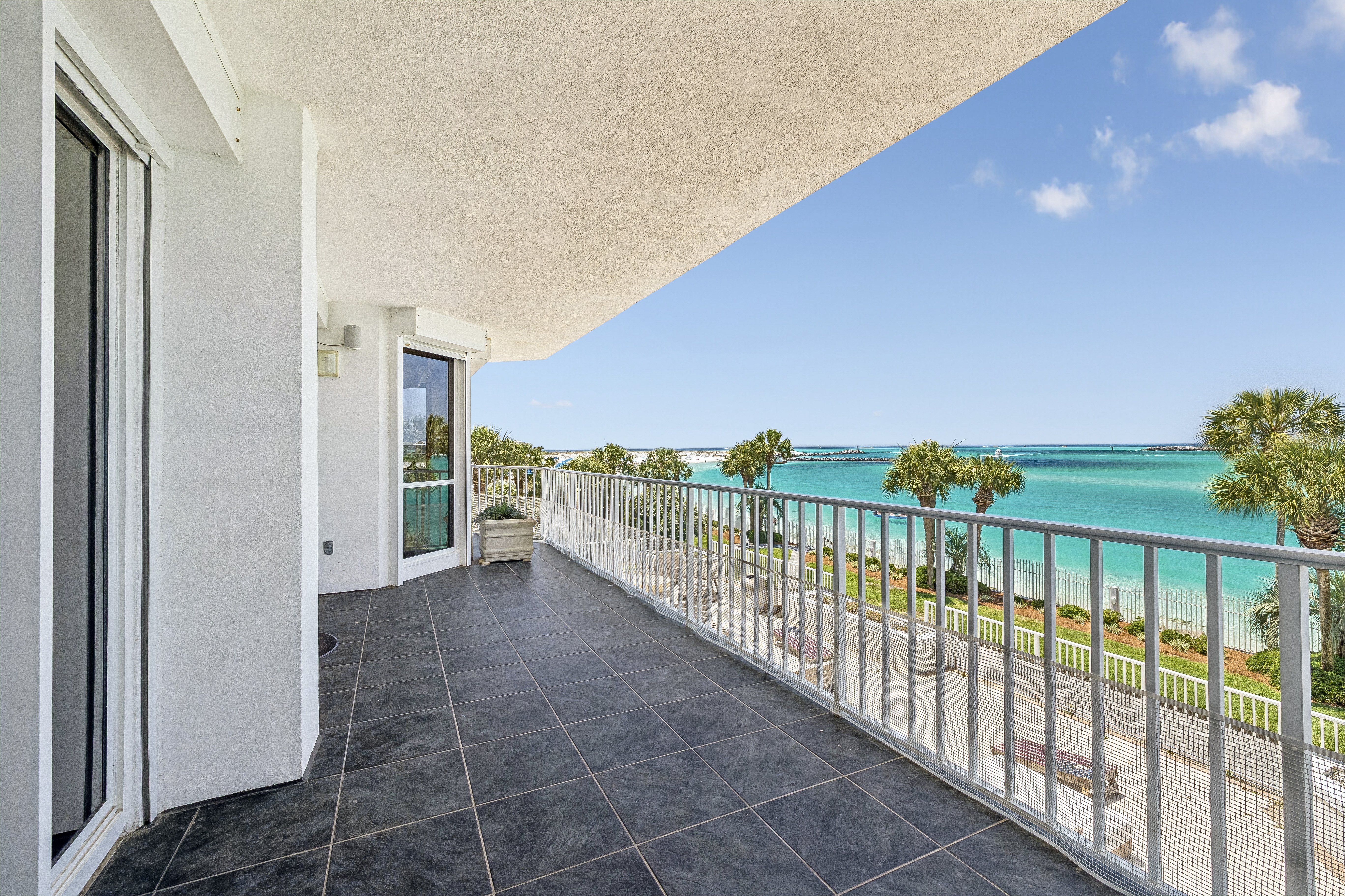  Rental-Restricted Waterfront Sanctuary with Private Beach & Panoramic Views - 物件實景