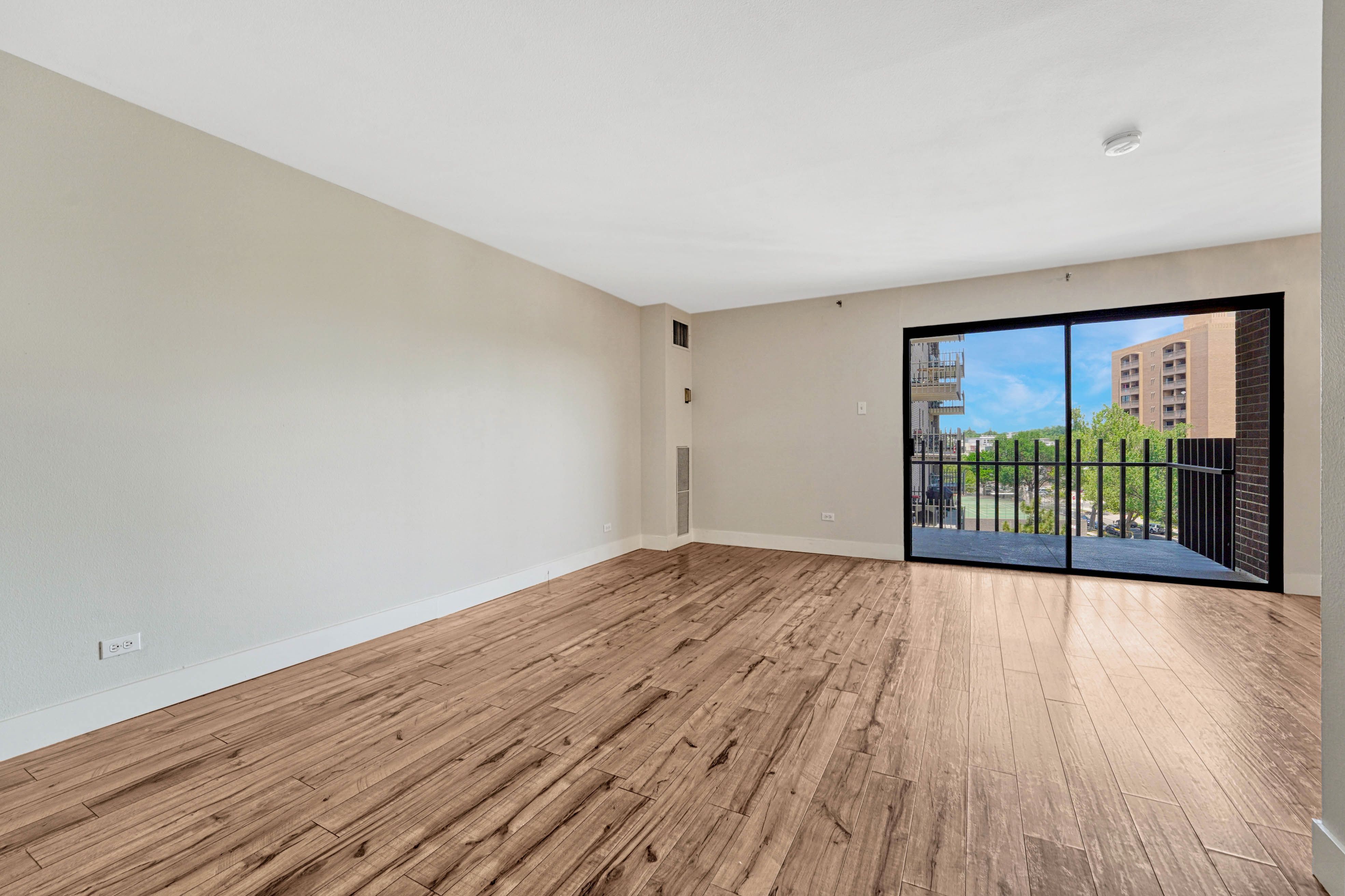  Contemporary Condo Perched on 7th Floor Above Washington Park - 物件實景