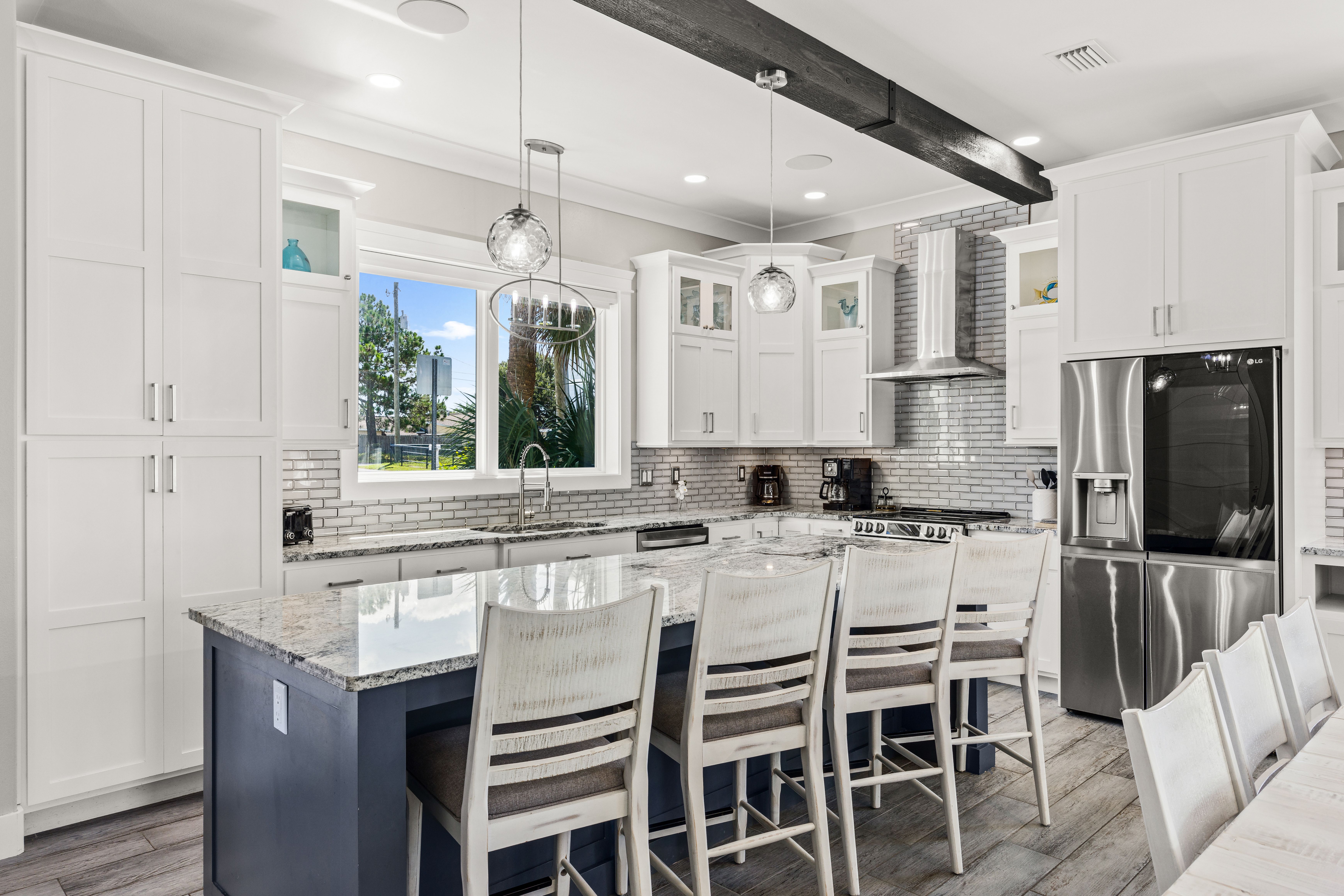  Custom Lakefront Retreat With Gulf Views And Private Pool - 物件實景
