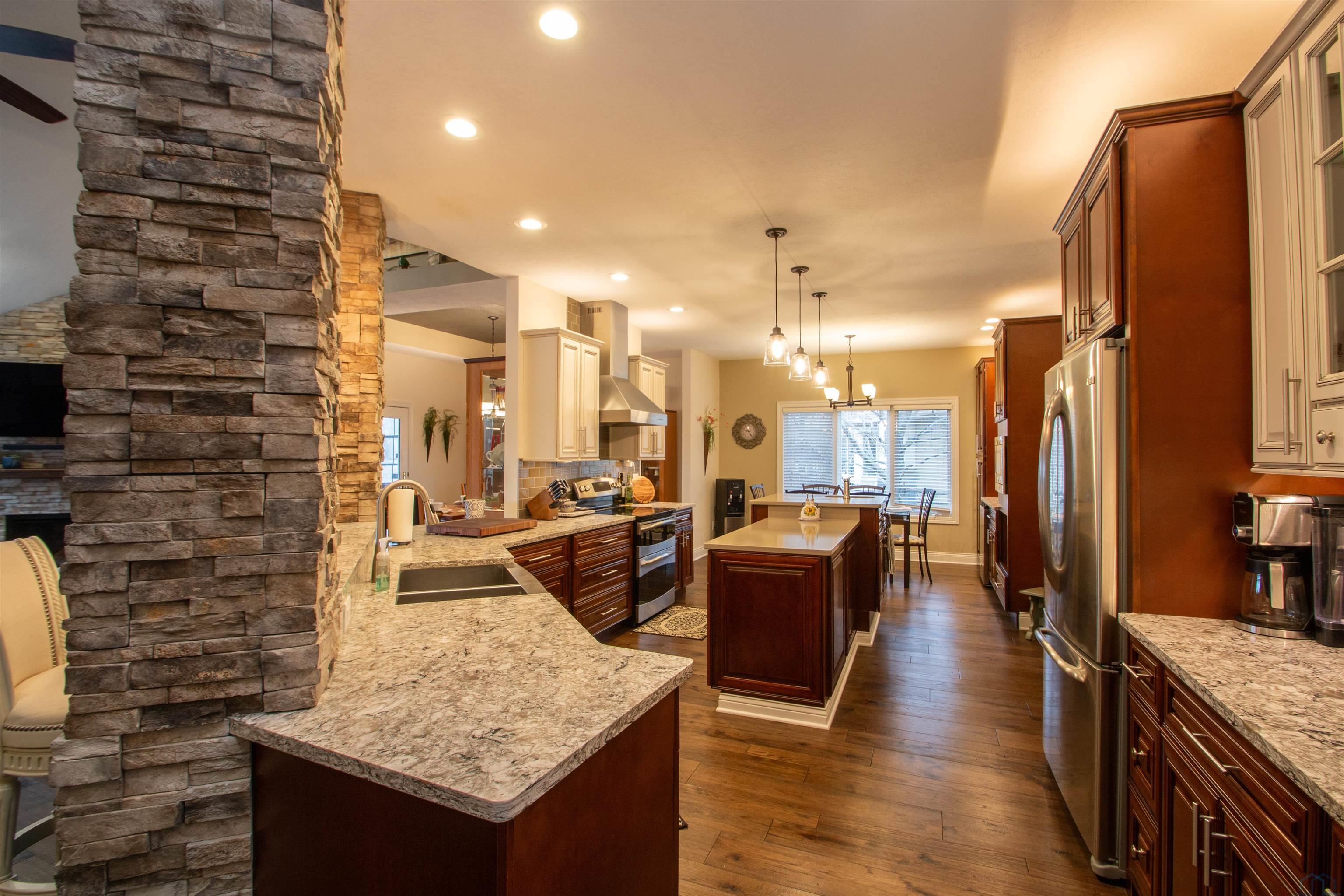 Dakota Dunes, South Dakota, 57049, United States, 3 Bedrooms Bedrooms, ,3 BathroomsBathrooms,Residential,For Sale,2015329