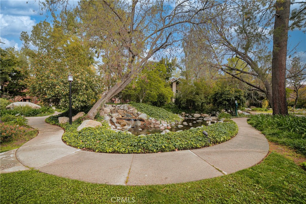 Canoga Park, California, 91303, United States, 2 Bedrooms Bedrooms, ,1 BathroomBathrooms,Residential,For Sale,1934510