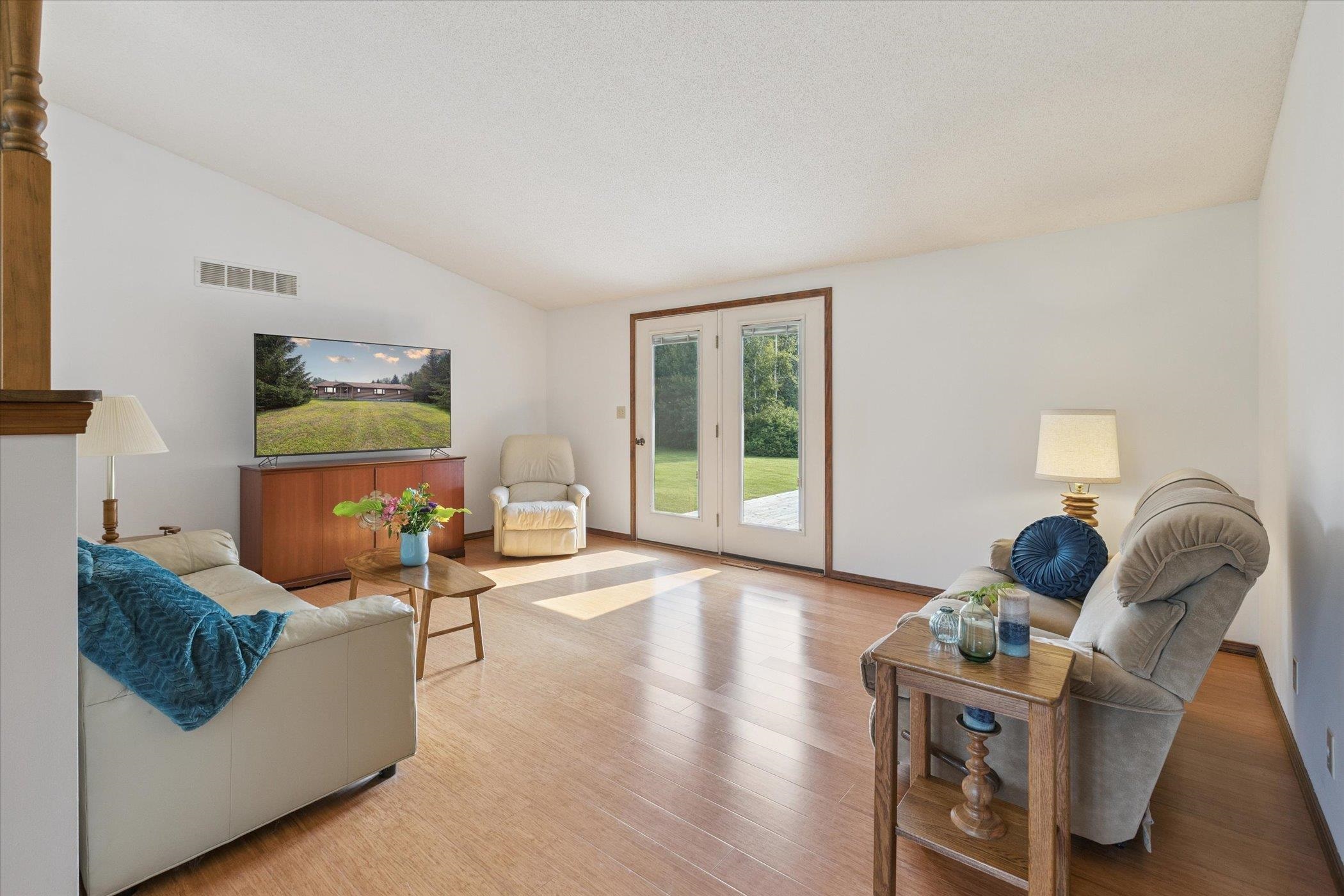 Midland, Michigan, 48640, United States, 3 Bedrooms Bedrooms, ,3 BathroomsBathrooms,Residential,For Sale,1975279