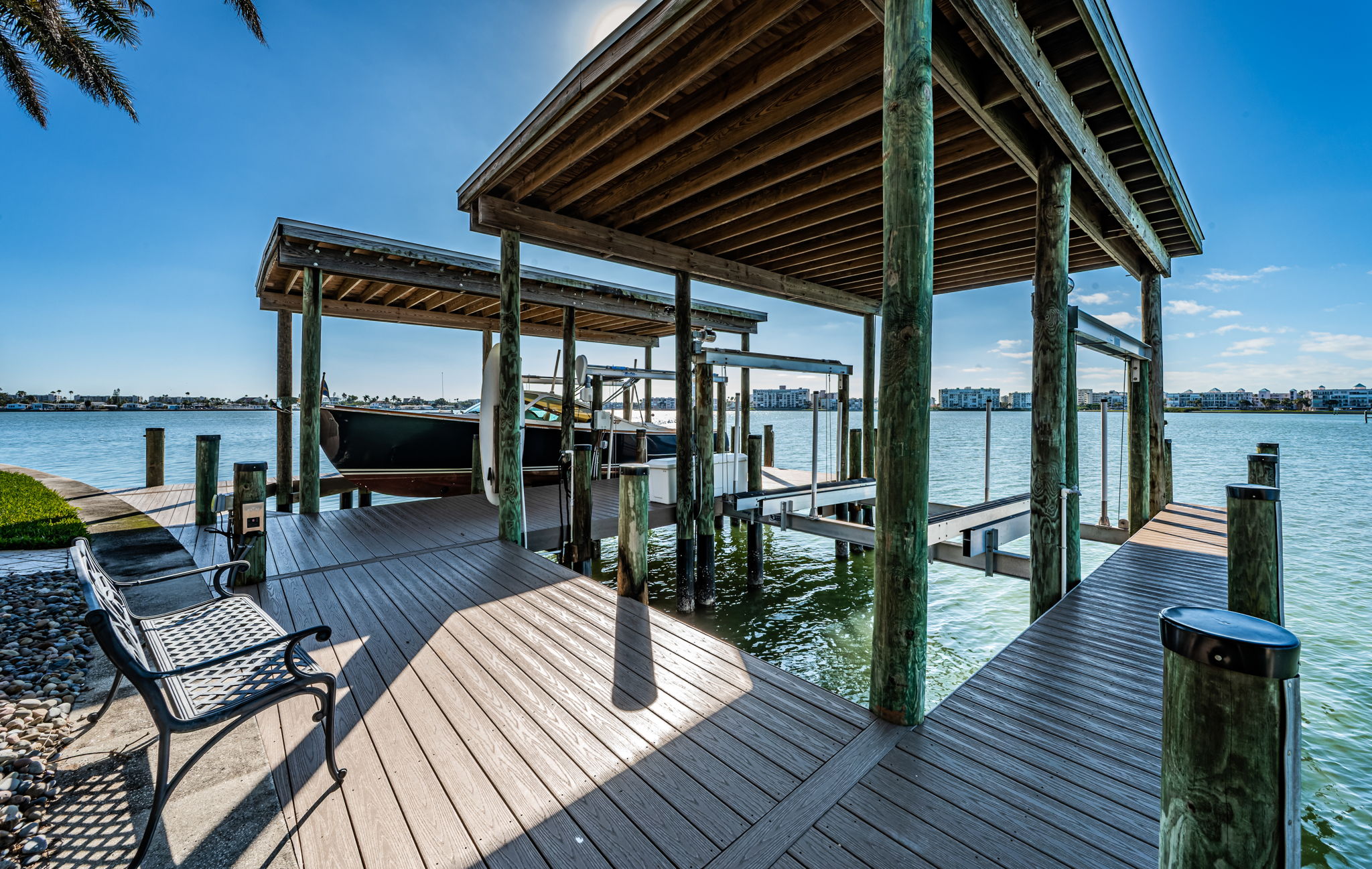 St Petersburg, Florida, 33707, United States, 5 Bedrooms Bedrooms, ,5 BathroomsBathrooms,Residential,For Sale,2007772