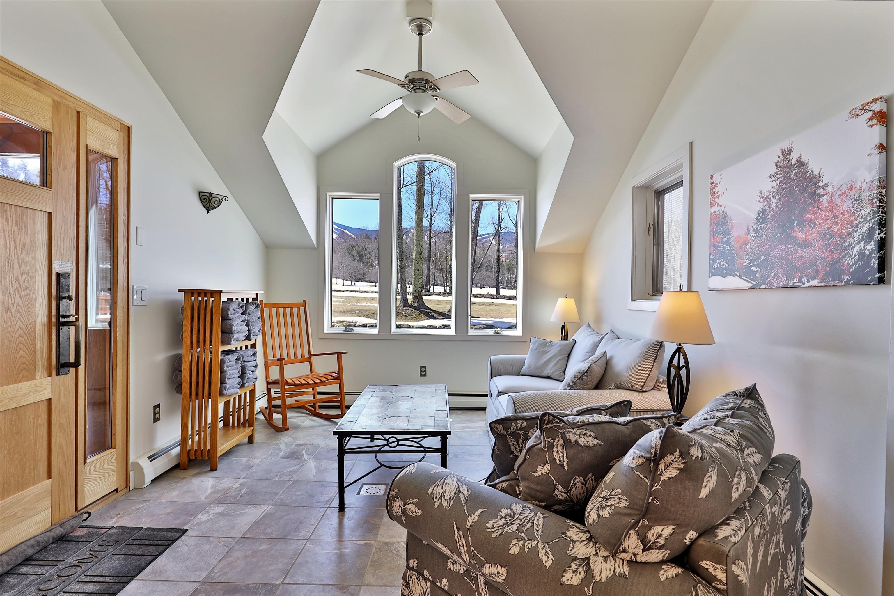  426 Roaring Brook Road - 物件實景