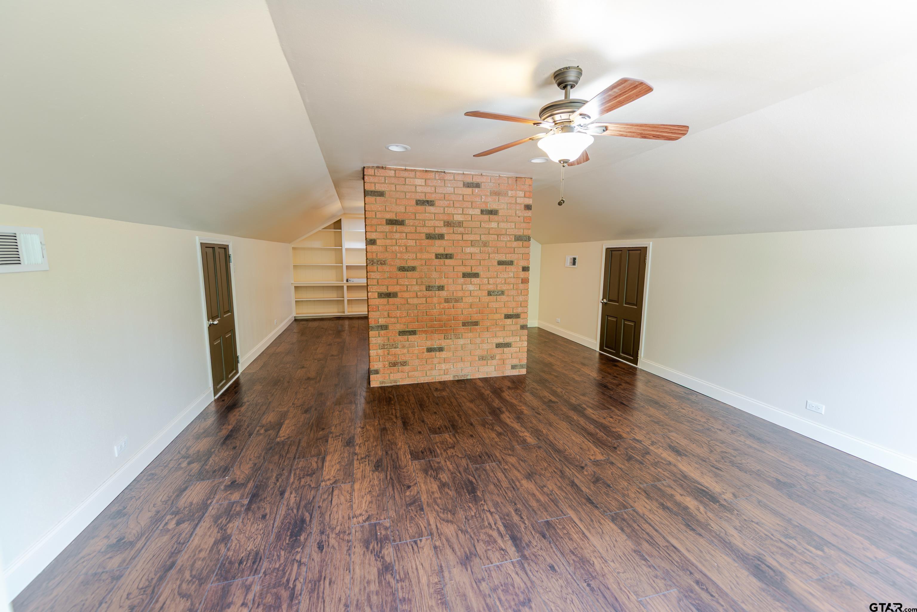 Mount Pleasant, Texas, 75455, United States, 5 Bedrooms Bedrooms, ,4 BathroomsBathrooms,Residential,For Sale,2010785