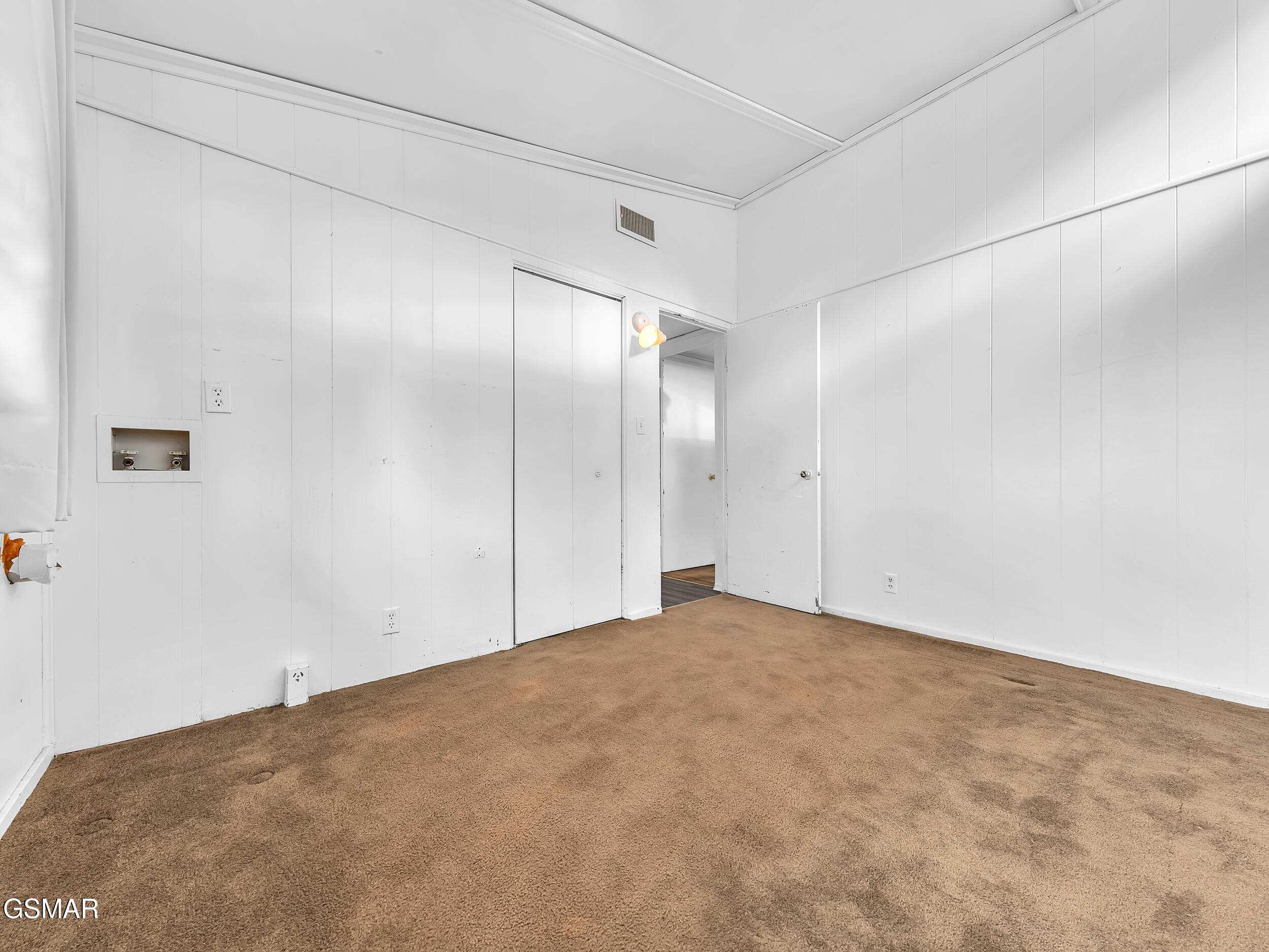 Dandridge, Tennessee, 37725, United States, 3 Bedrooms Bedrooms, ,1 BathroomBathrooms,Residential,For Sale,1973738