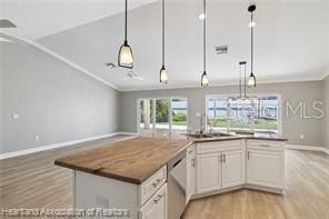 LAKE PLACID, Florida, 33852, United States, 5 Bedrooms Bedrooms, ,5 BathroomsBathrooms,Residential,For Sale,1983163