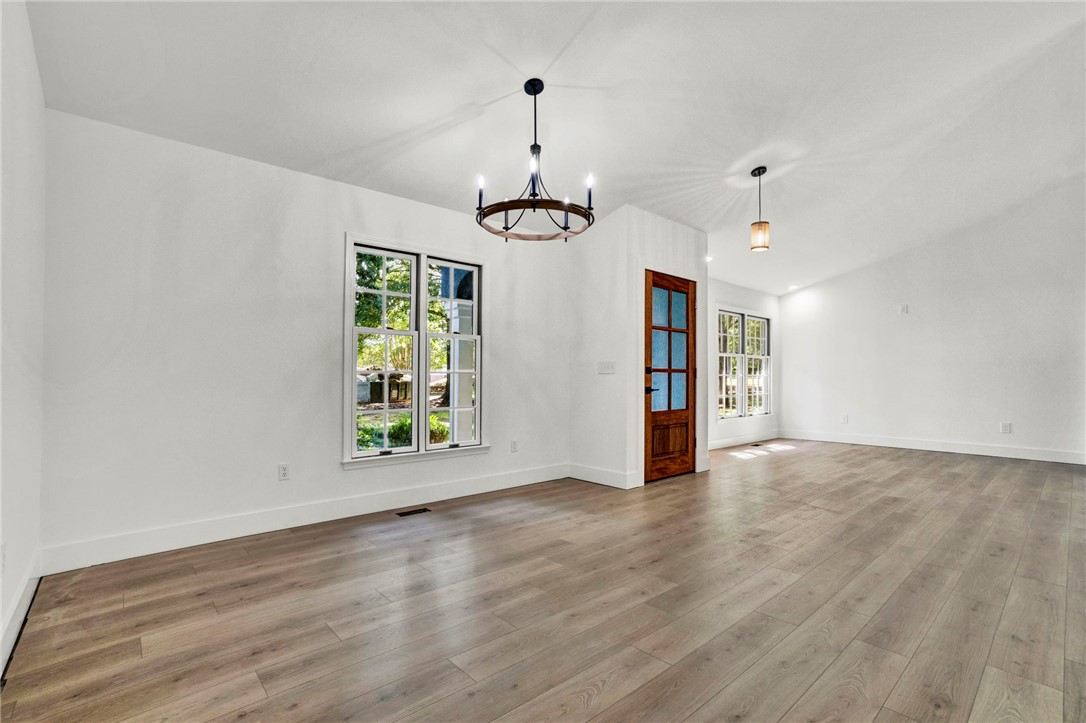 Seneca, South Carolina, 29672, United States, 3 Bedrooms Bedrooms, ,2 BathroomsBathrooms,Residential,For Sale,1913702