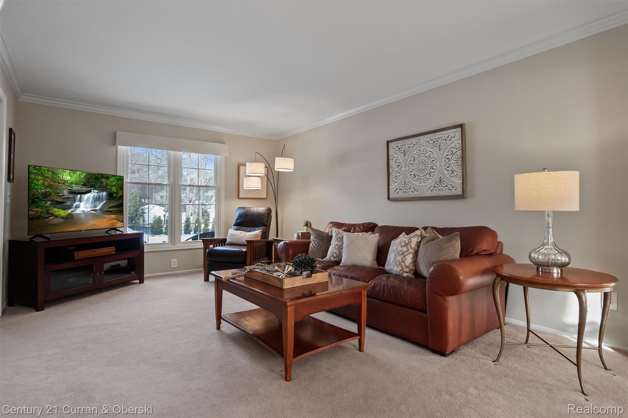 Northville, Michigan, 48167, United States, 5 Bedrooms Bedrooms, ,3 BathroomsBathrooms,Residential,For Sale,2009977