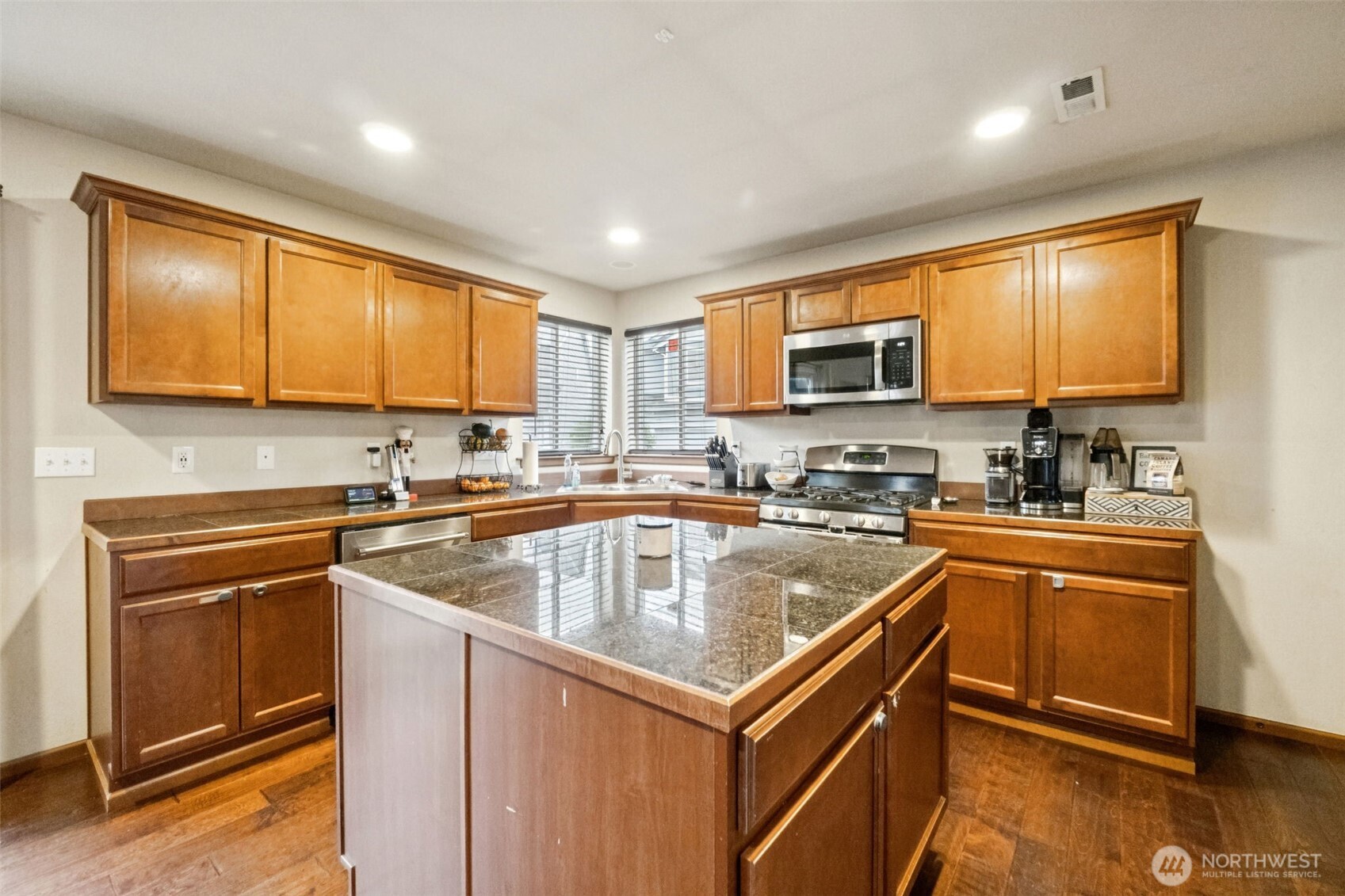 Marysville, Washington, 98271, United States, 3 Bedrooms Bedrooms, ,3 BathroomsBathrooms,Residential,For Sale,1989065