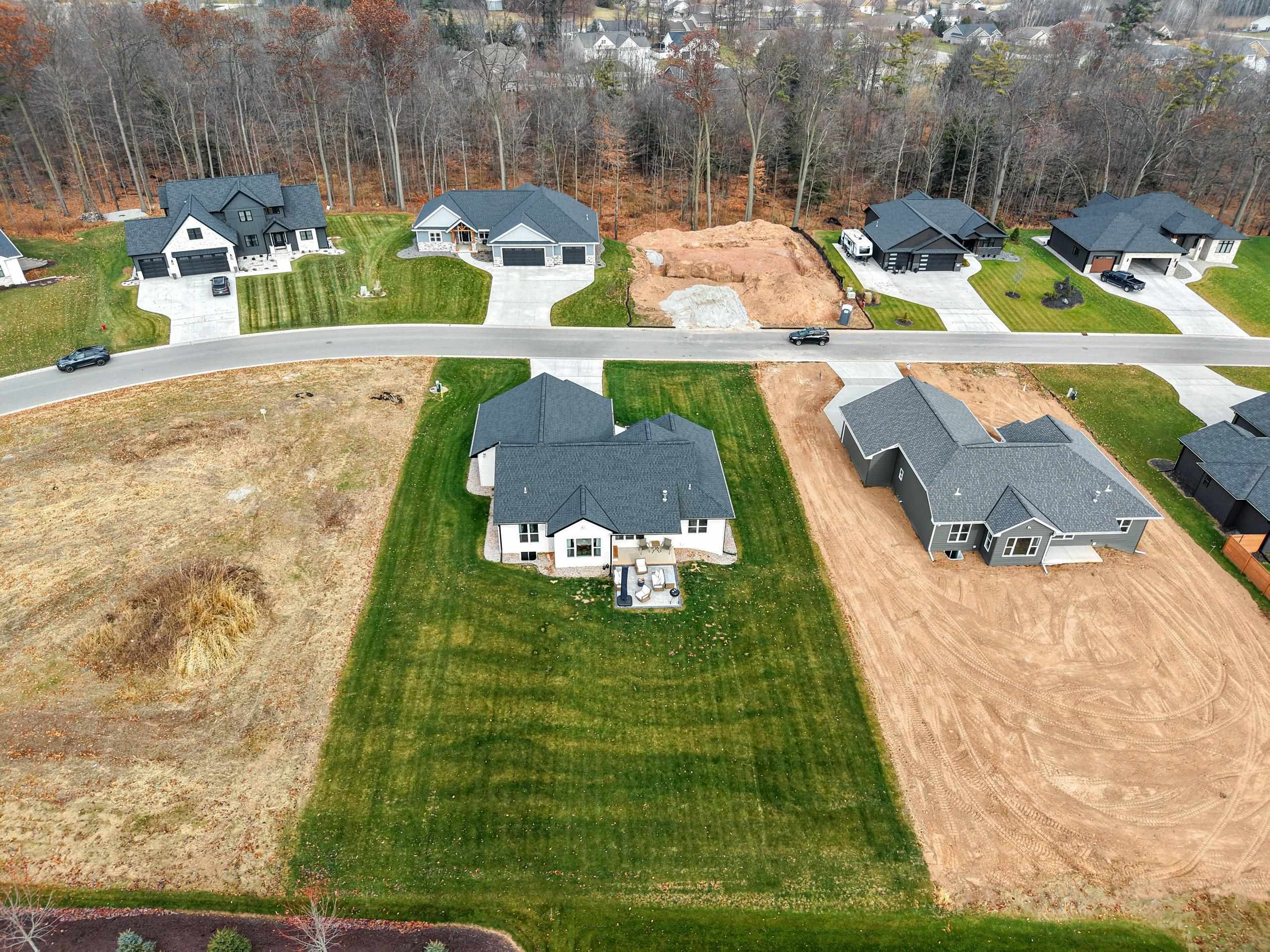 SUAMICO, Wisconsin, 54313, United States, 5 Bedrooms Bedrooms, ,4 BathroomsBathrooms,Residential,For Sale,2000952