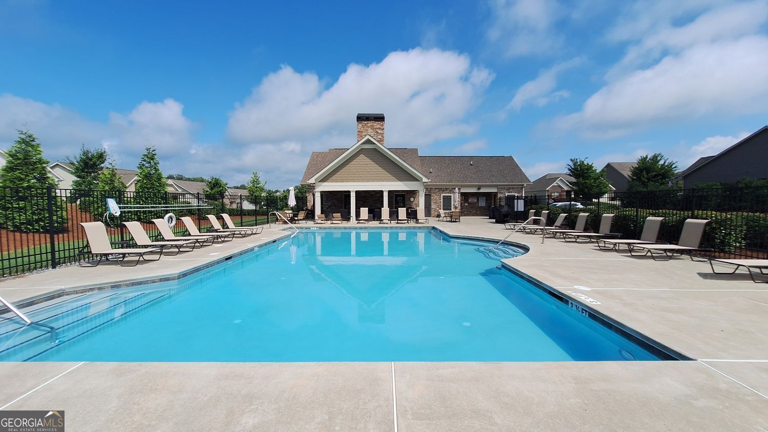 Cumming, Georgia, 30028, United States, 3 Bedrooms Bedrooms, ,3 BathroomsBathrooms,Residential,For Sale,1894796
