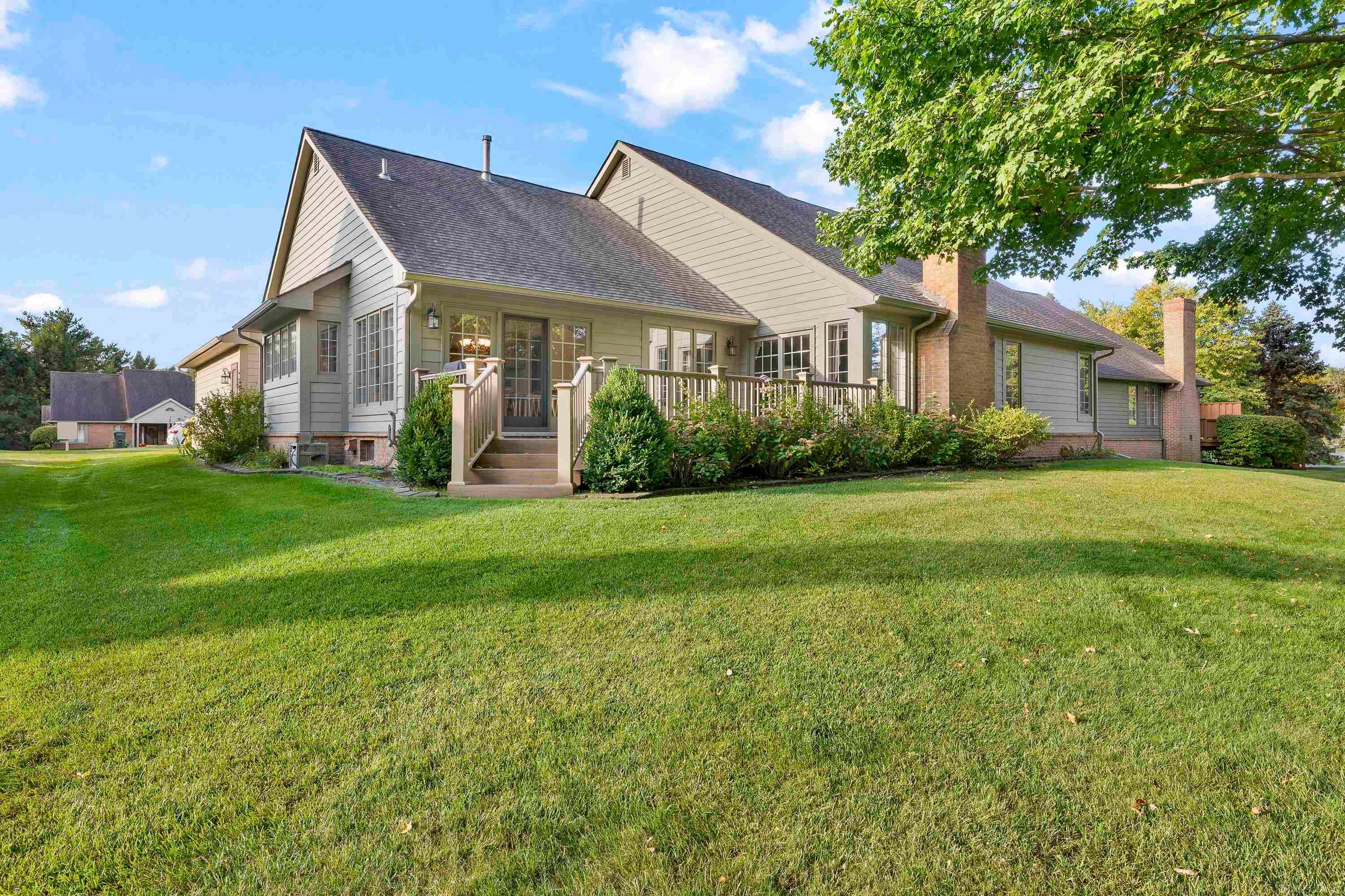 Rochester Hills, Michigan, 48307, United States, 2 Bedrooms Bedrooms, ,4 BathroomsBathrooms,Residential,For Sale,1979749